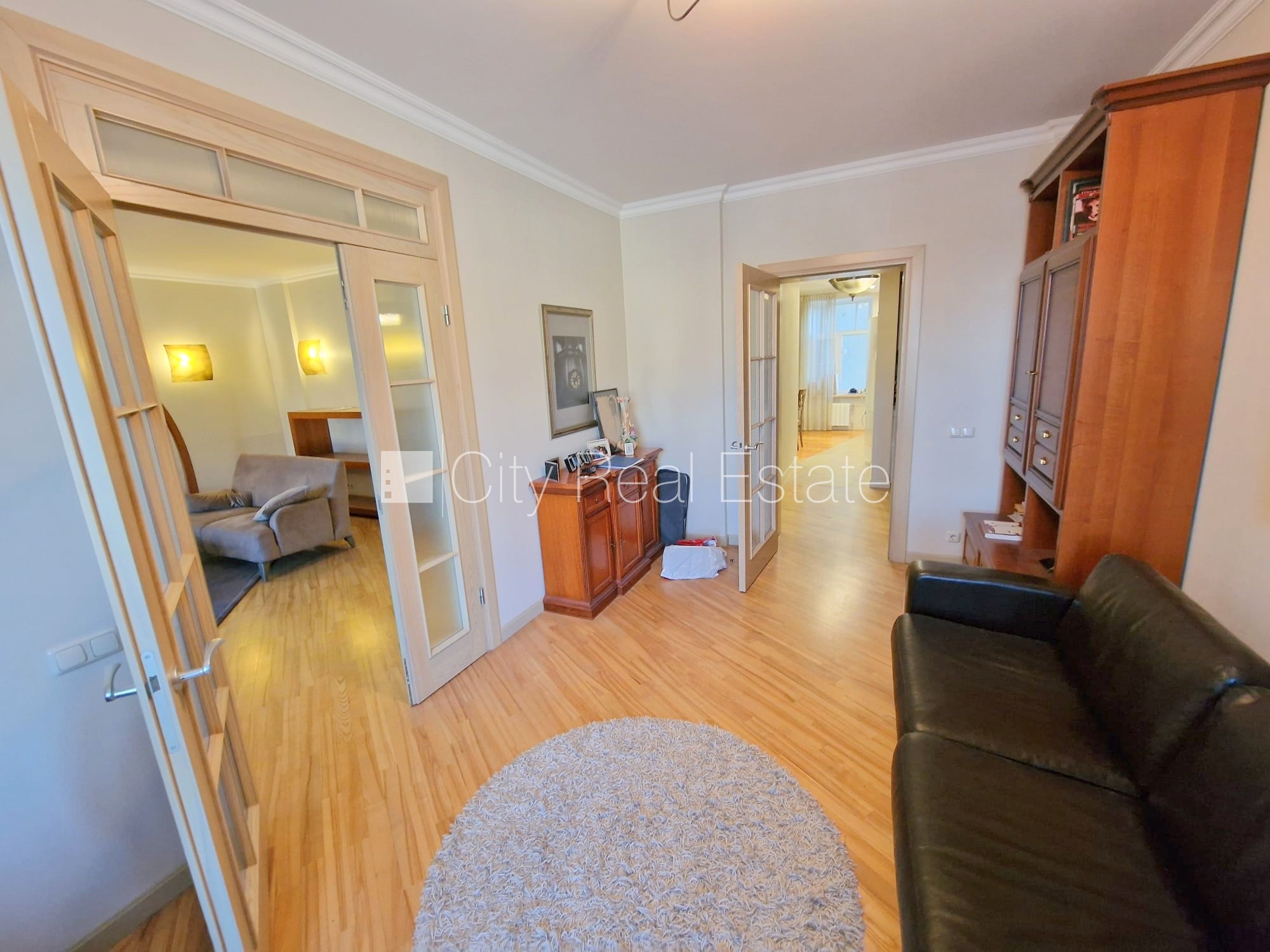 Sludinājumi. Zeme īpašumā, fasādes māja, restaurēta māja, ķieģeļu mūra sienas, ieeja no ielas, ir lifts, kāpņu Cena: 350000 EUR Foto #16