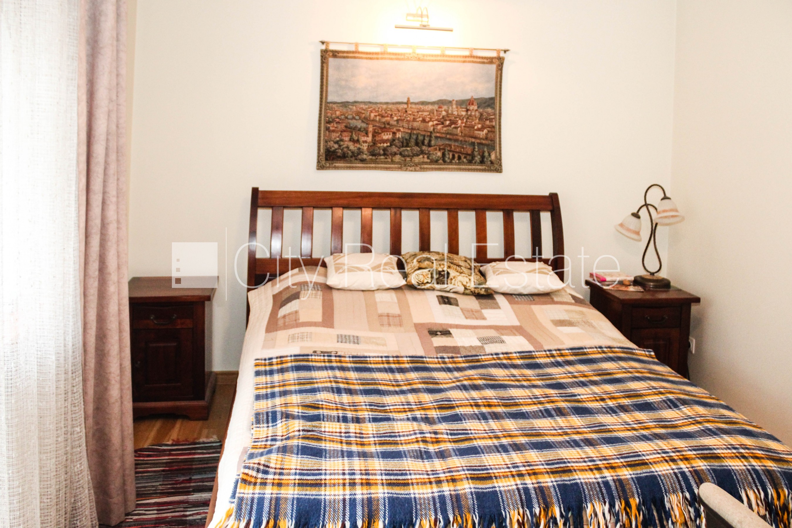 Sludinājumi. Fasādes māja, bruģēts piebraucamais ceļš, slēgts pagalms, iežogota teritorija ar koka sētu, garāža Cena: 610000 EUR Foto #13