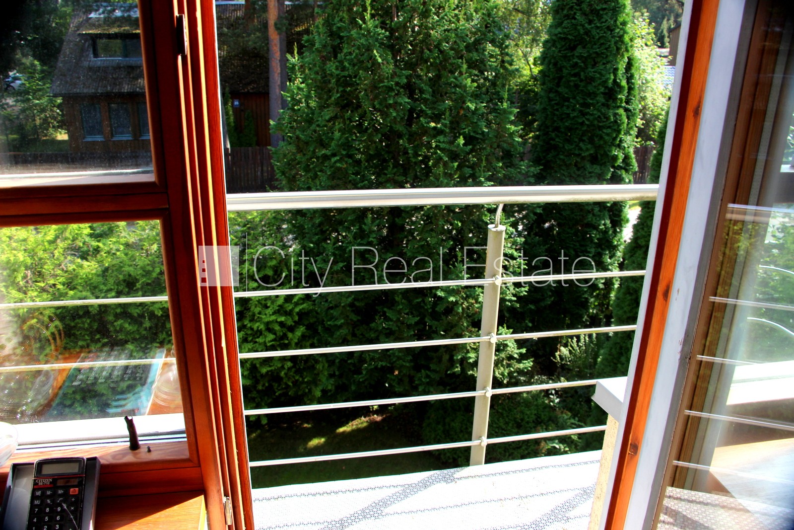 Sludinājumi. Fasādes māja, bruģēts piebraucamais ceļš, slēgts pagalms, iežogota teritorija ar koka sētu, garāža Cena: 610000 EUR Foto #14