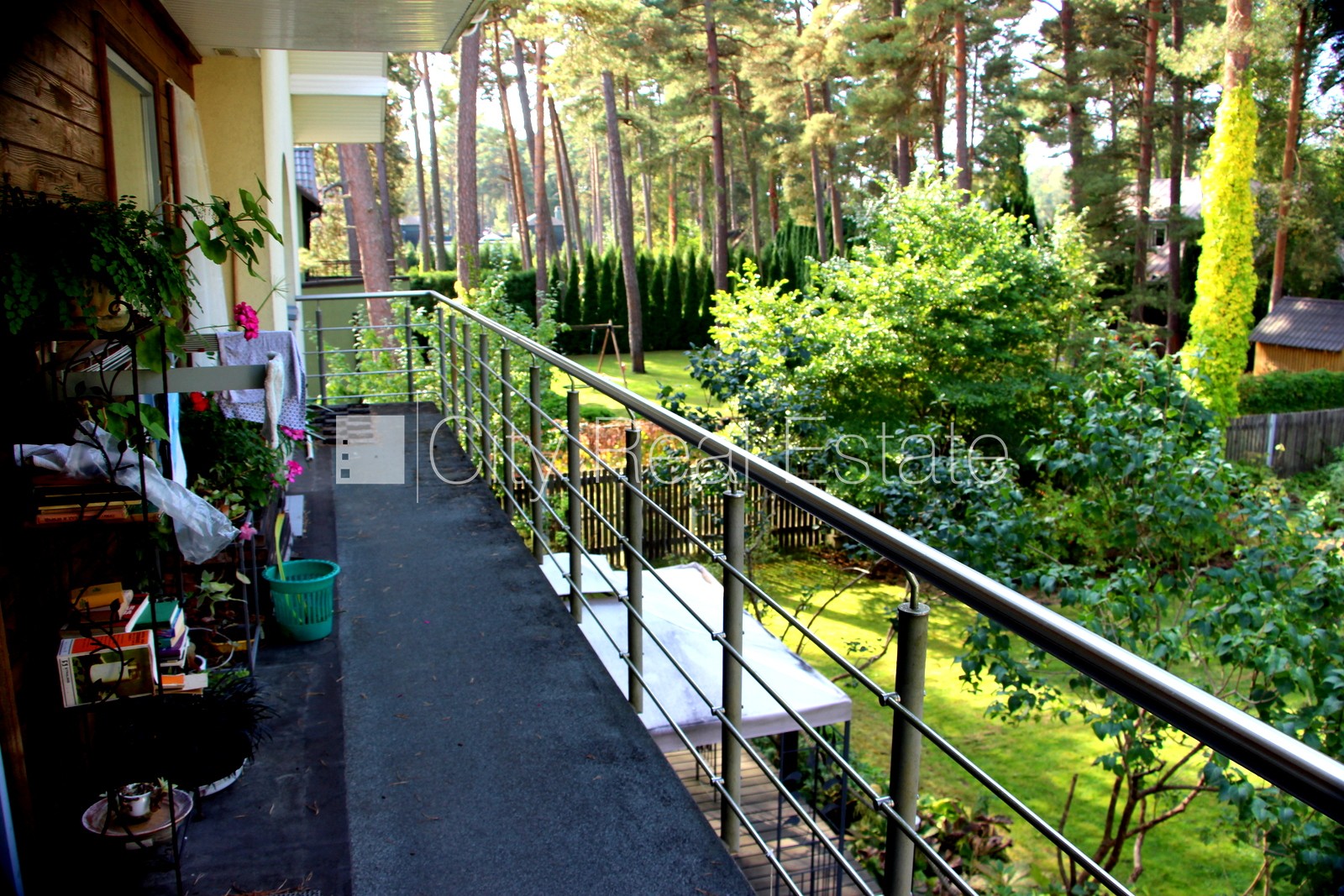 Sludinājumi. Fasādes māja, bruģēts piebraucamais ceļš, slēgts pagalms, iežogota teritorija ar koka sētu, garāža Cena: 610000 EUR Foto #17