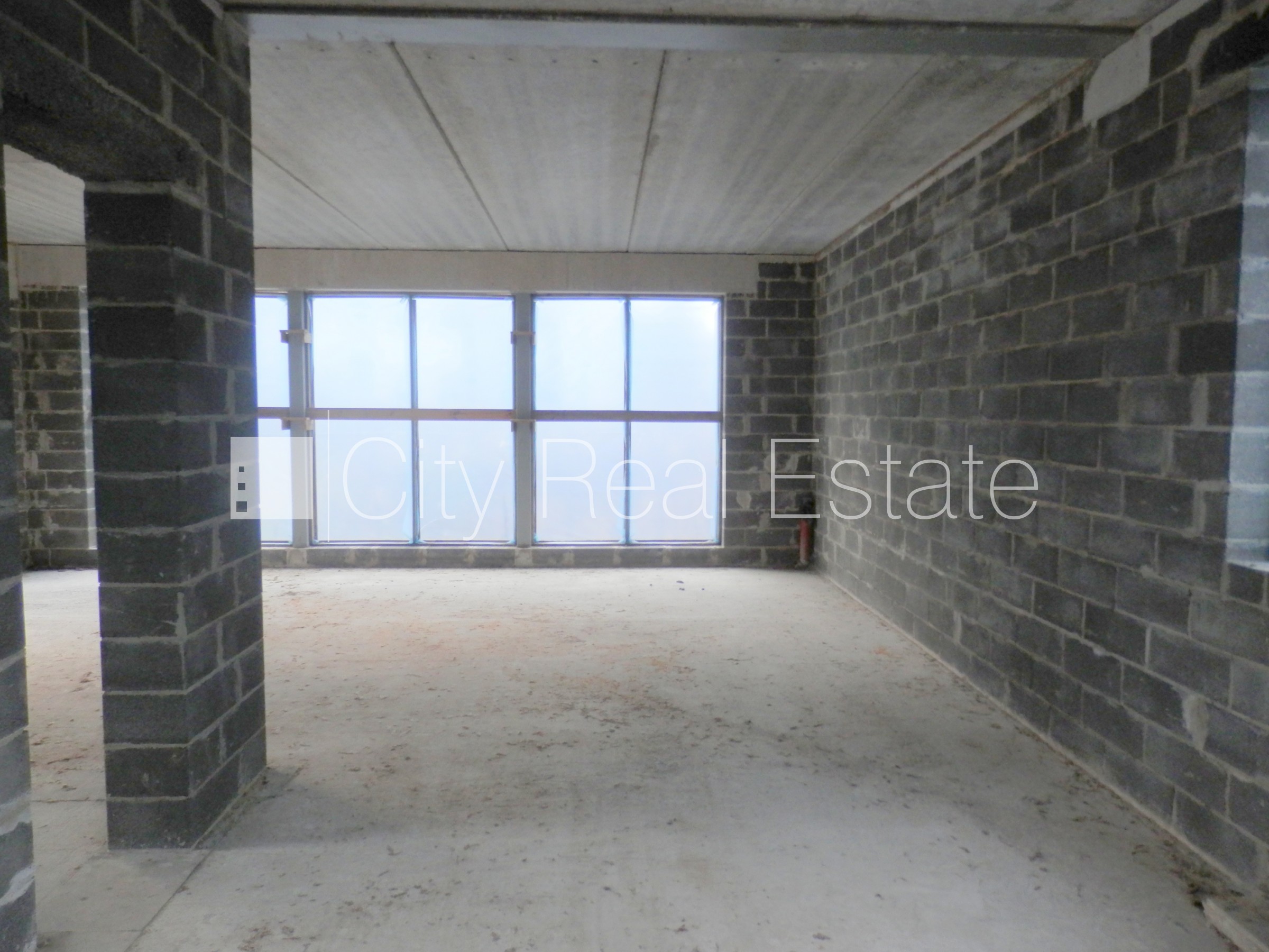 Sludinājumi. Dvīņu māja, jaunceltne, iežogota teritorija ar koka sētu, apsargāta teritorija, mājā pieslēgta 3 Cena: 950000 EUR Foto #25