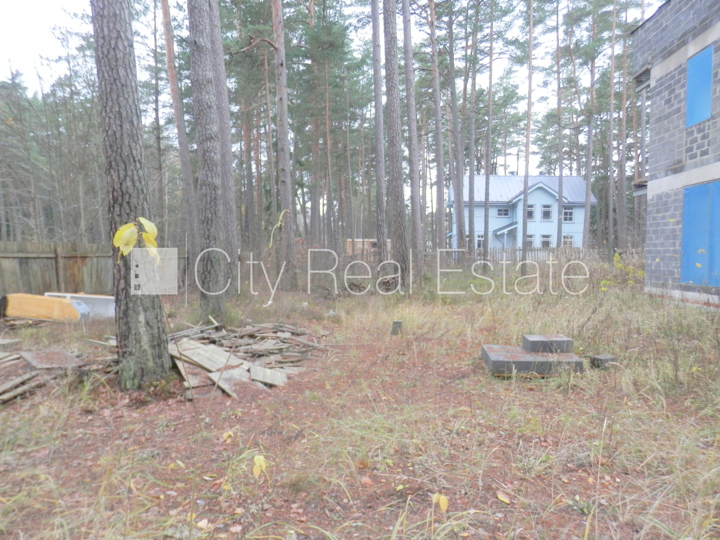 Sludinājumi. Dvīņu māja, jaunceltne, iežogota teritorija ar koka sētu, apsargāta teritorija, mājā pieslēgta 3 Cena: 950000 EUR Foto #8