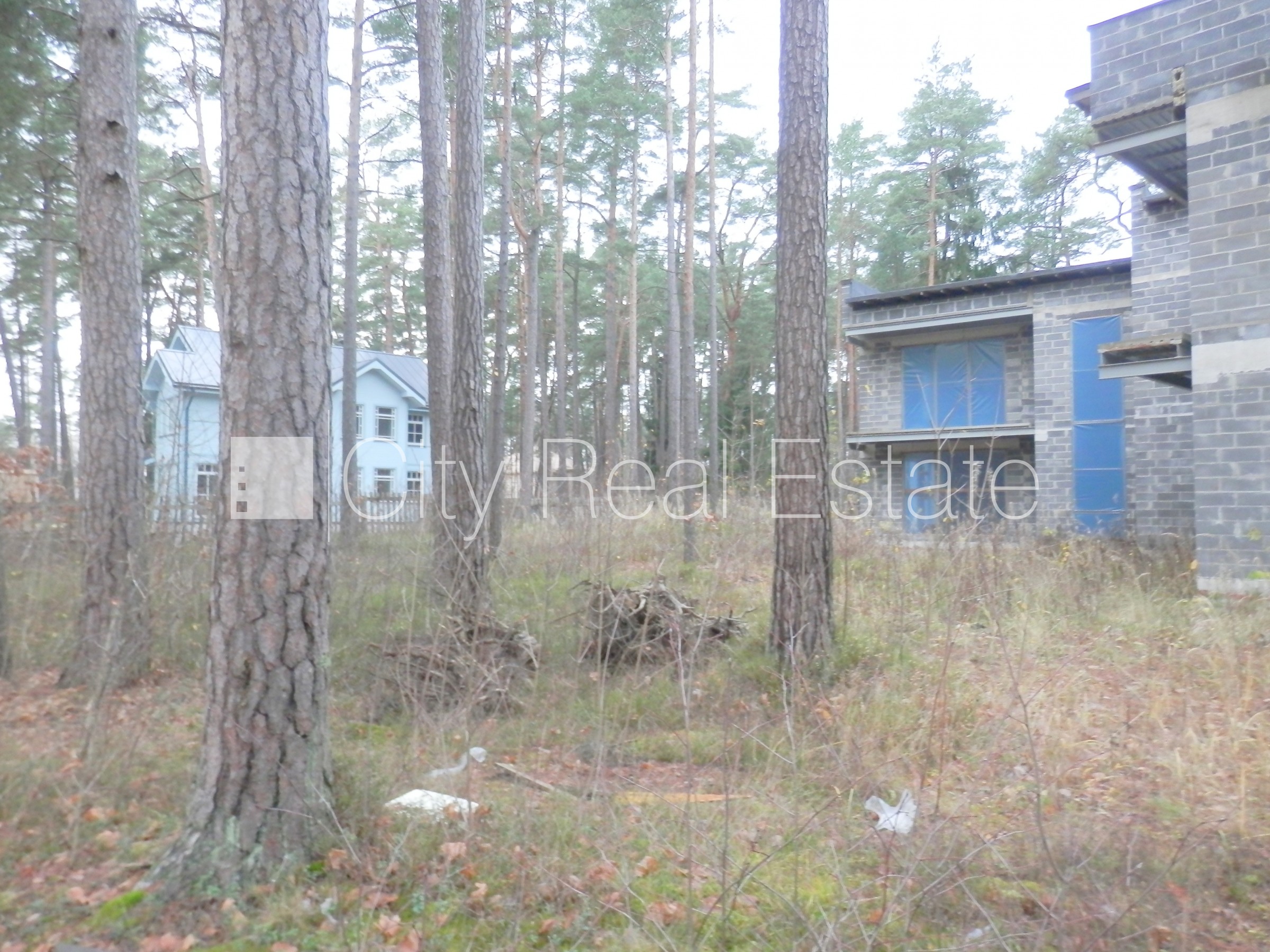 Sludinājumi. Dvīņu māja, jaunceltne, iežogota teritorija ar koka sētu, apsargāta teritorija, mājā pieslēgta 3 Cena: 950000 EUR Foto #12