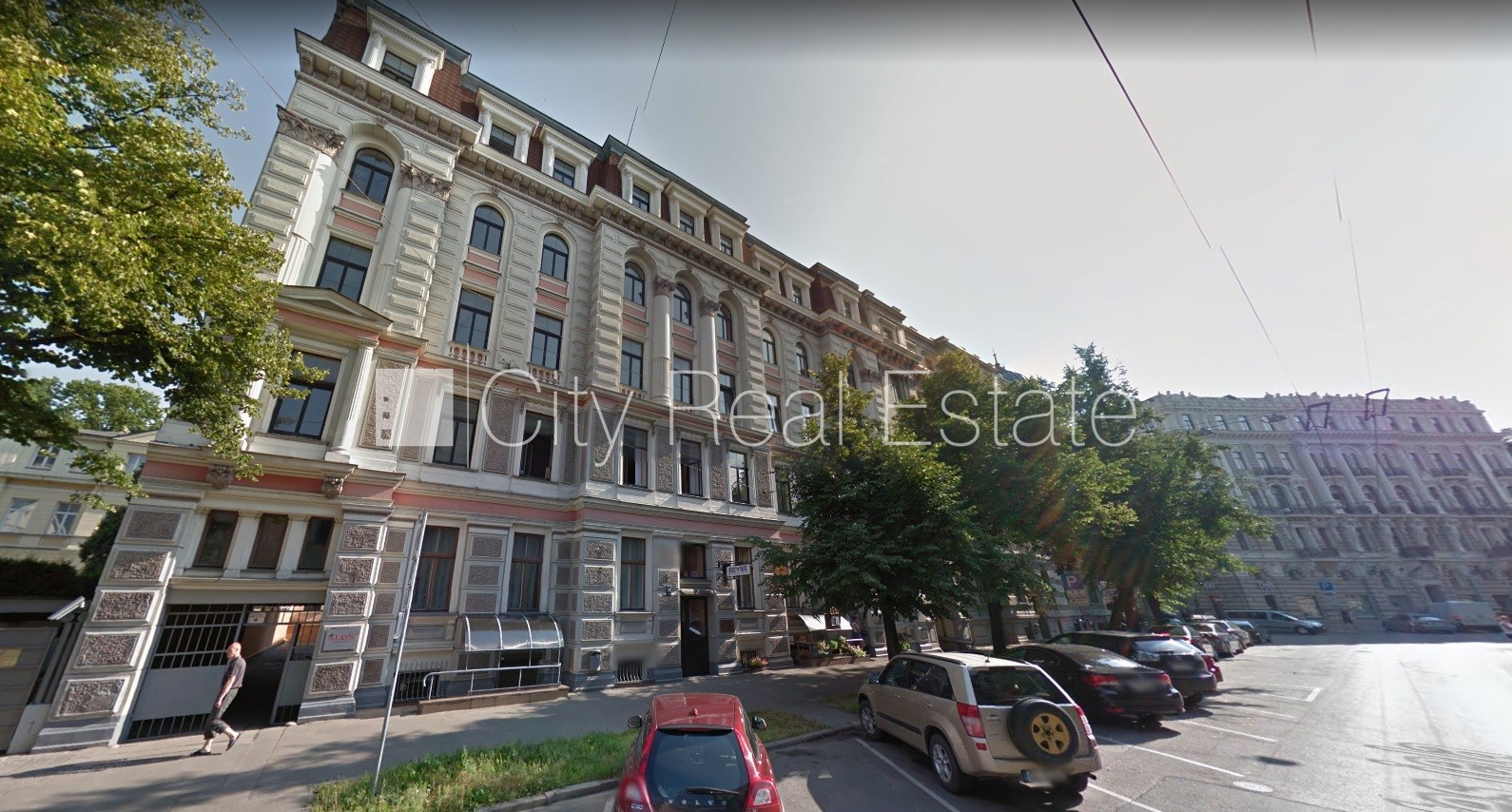 Sludinājumi. Fasādes māja, renovēta māja, ieeja no ielas, ir lifts, kāpņu telpa pēc kosmētiskā remonta, logi Cena: 1320 EUR/mēn Foto #10