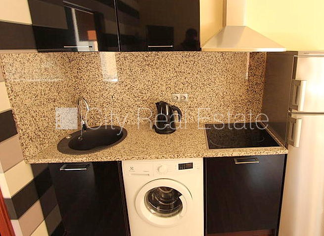 Sludinājumi. Projekts - Aleksandra Čaka 33, pagalma ēka, labiekārtots apzaļumots pagalms, ieeja no pagalma, Cena: 380 EUR/mēn Foto #7