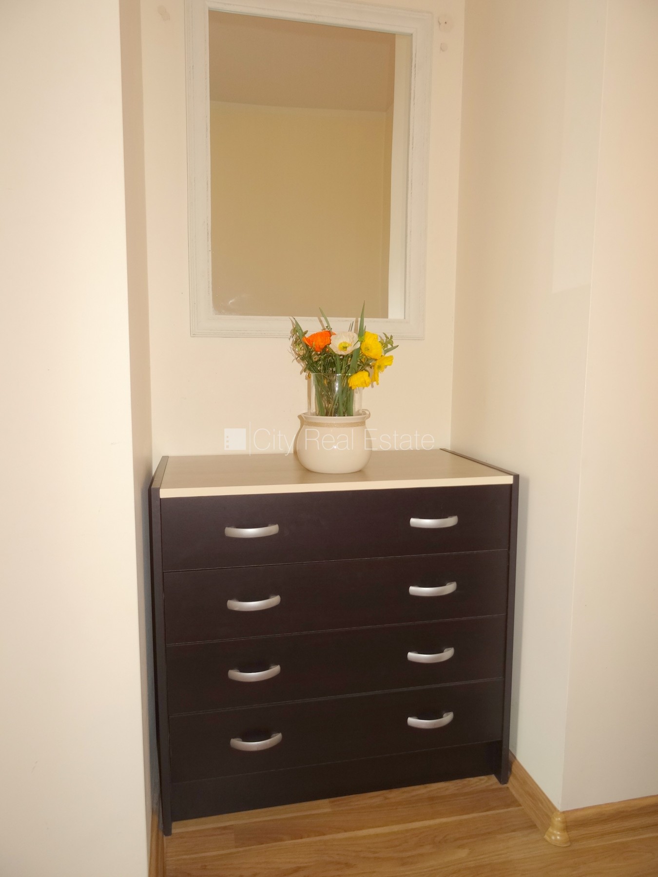 Sludinājumi. Pagalma māja, renovēta māja, labiekārtota apzaļumota teritorija, vieta automašīnai, ieeja no ielas, Cena: 500 EUR/mēn Foto #13