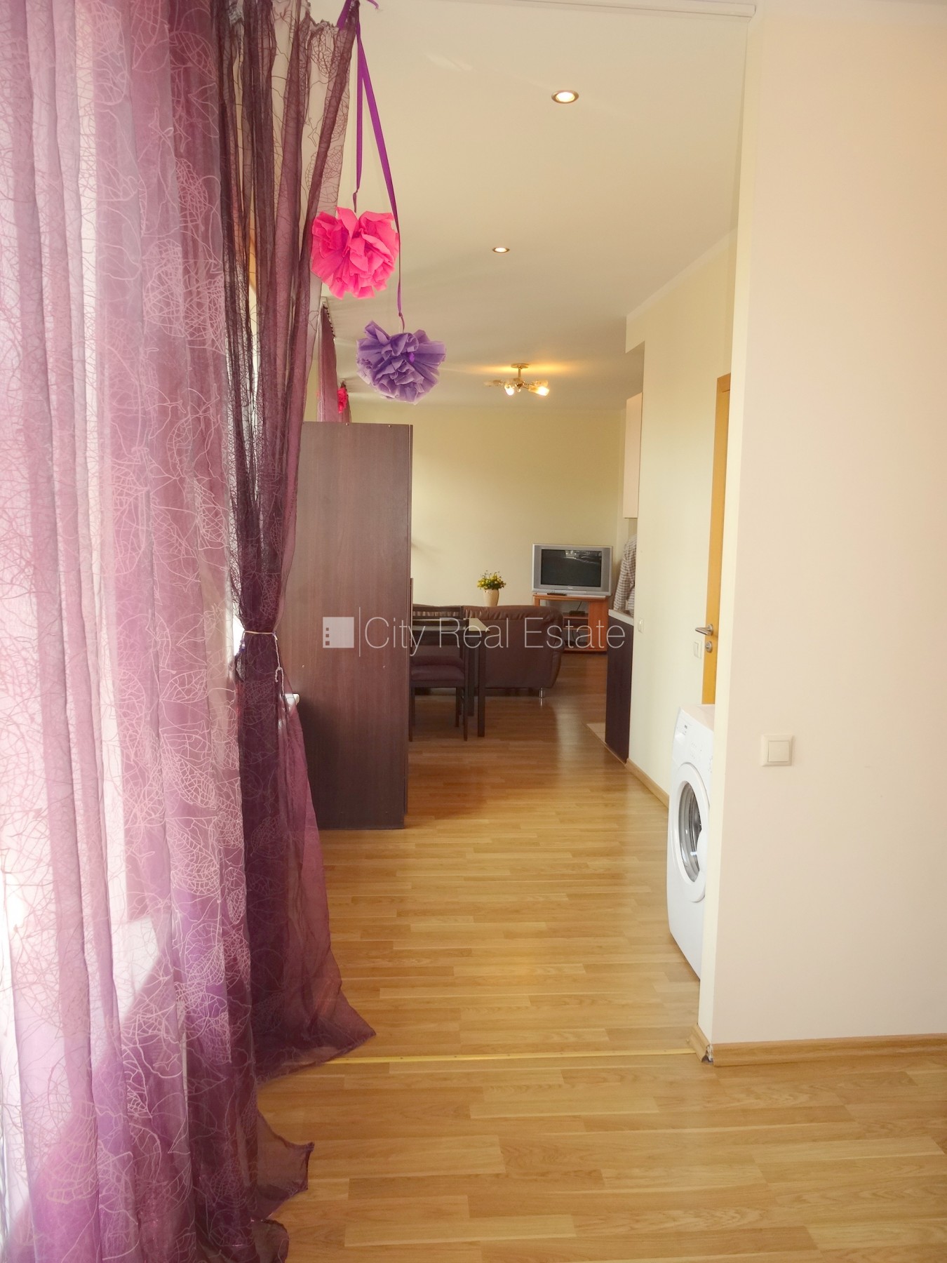 Sludinājumi. Pagalma māja, renovēta māja, labiekārtota apzaļumota teritorija, vieta automašīnai, ieeja no ielas, Cena: 500 EUR/mēn Foto #7