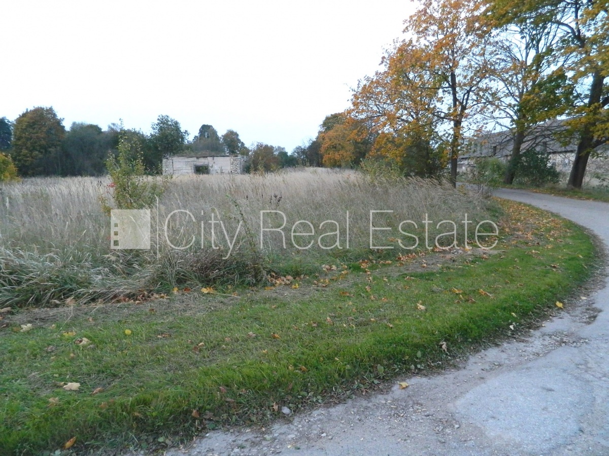 Sludinājumi. Iespējama mazstāvu apbūve, atļauts būvēt vienstāvu ēku, atļauts būvēt divu stāvu ēku, zeme Cena: 25000 EUR Foto #2