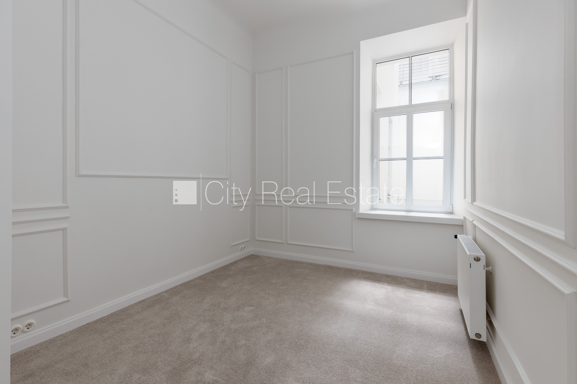 Sludinājumi. Pagalma ēka, slēgts pagalms, garāža vienai automašīnai, ieeja no ielas, teritorijas stāvlaukums Cena: 218000 EUR Foto #12