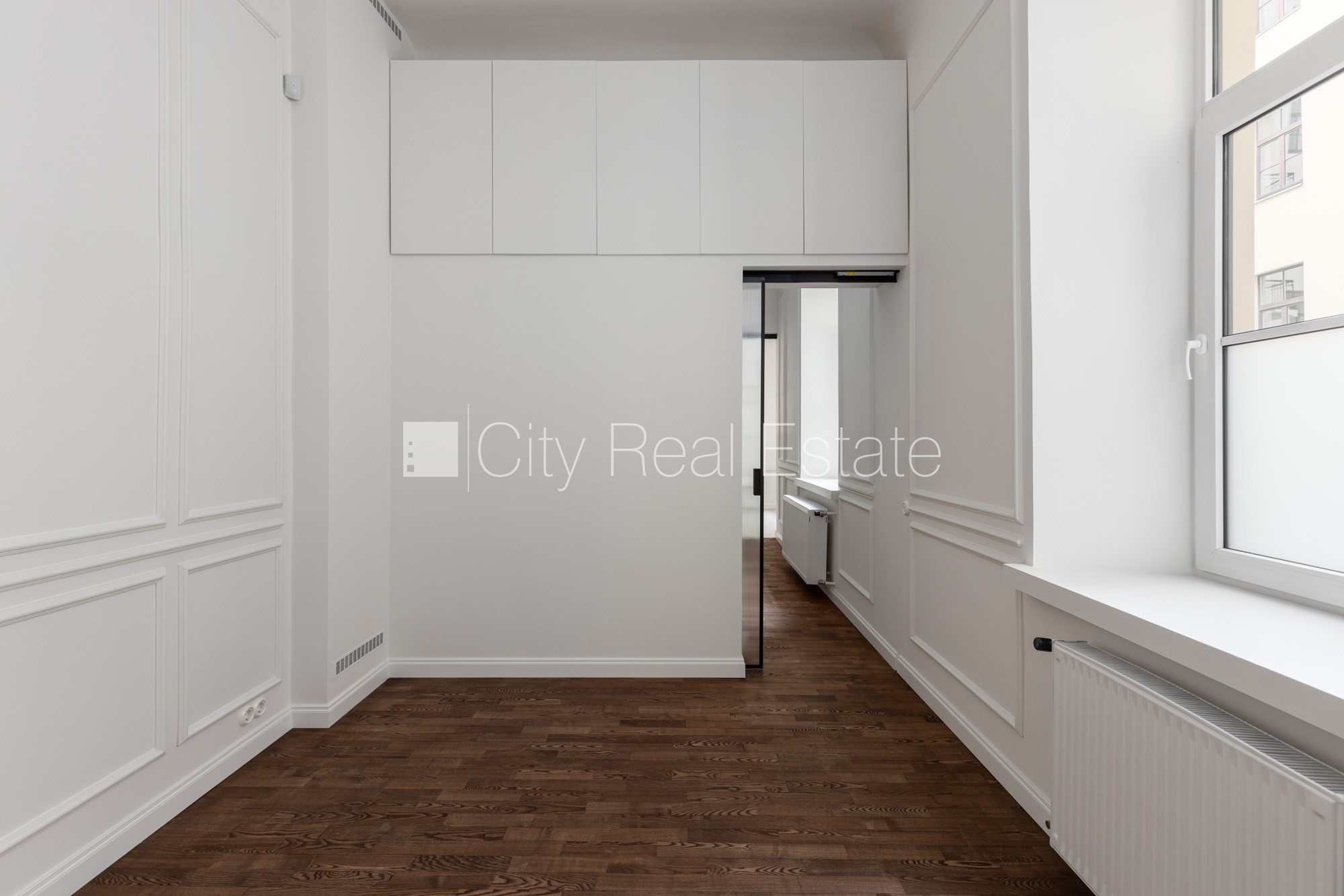 Sludinājumi. Pagalma ēka, slēgts pagalms, garāža vienai automašīnai, ieeja no ielas, teritorijas stāvlaukums Cena: 218000 EUR Foto #23