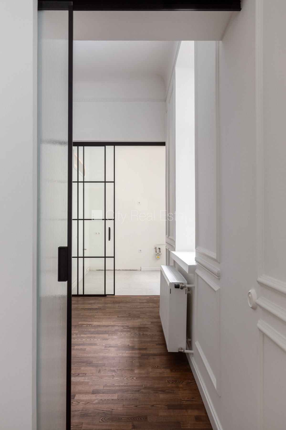 Sludinājumi. Pagalma ēka, slēgts pagalms, garāža vienai automašīnai, ieeja no ielas, teritorijas stāvlaukums Cena: 218000 EUR Foto #14