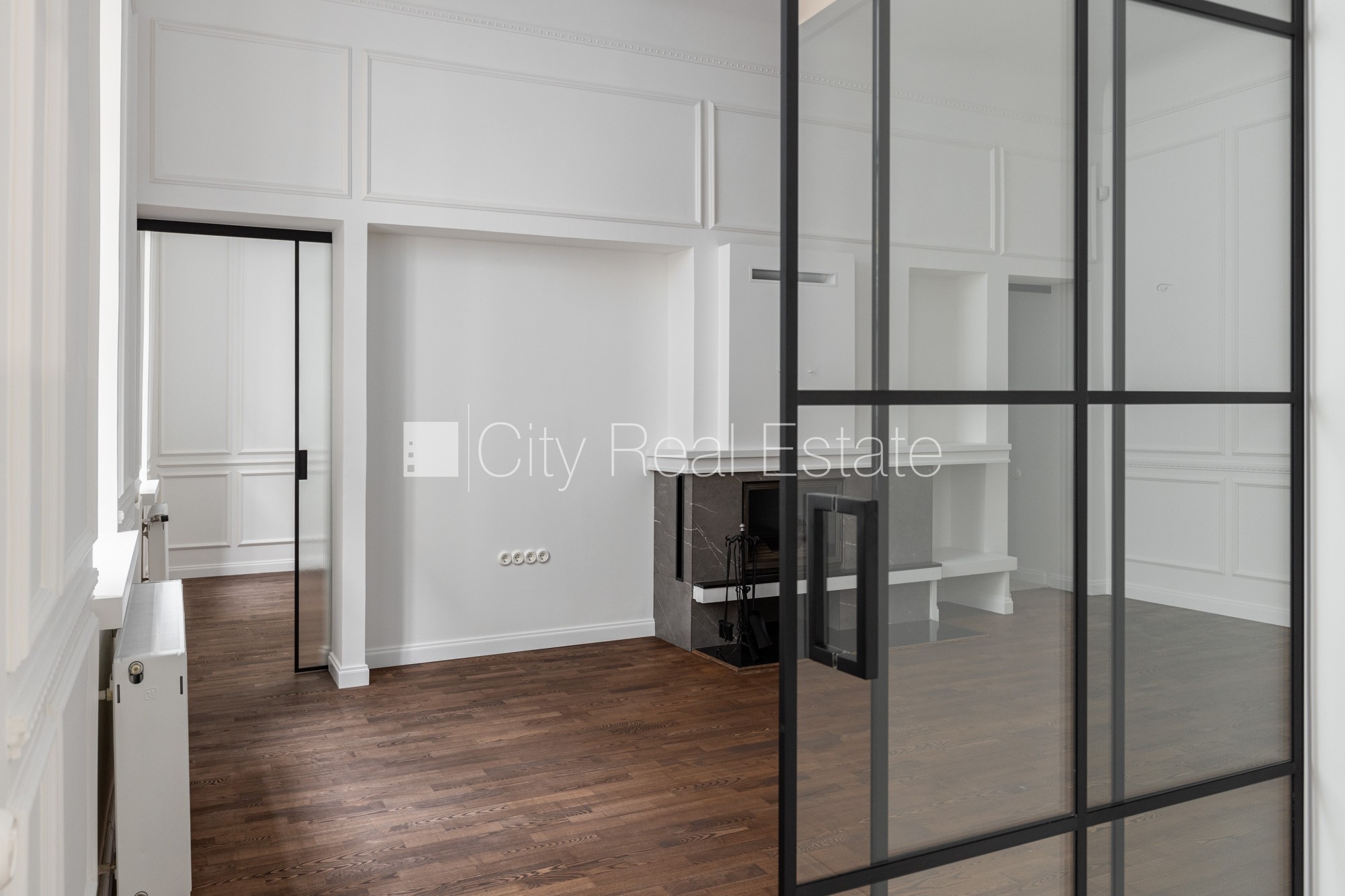 Sludinājumi. Pagalma ēka, slēgts pagalms, garāža vienai automašīnai, ieeja no ielas, teritorijas stāvlaukums Cena: 218000 EUR Foto #6