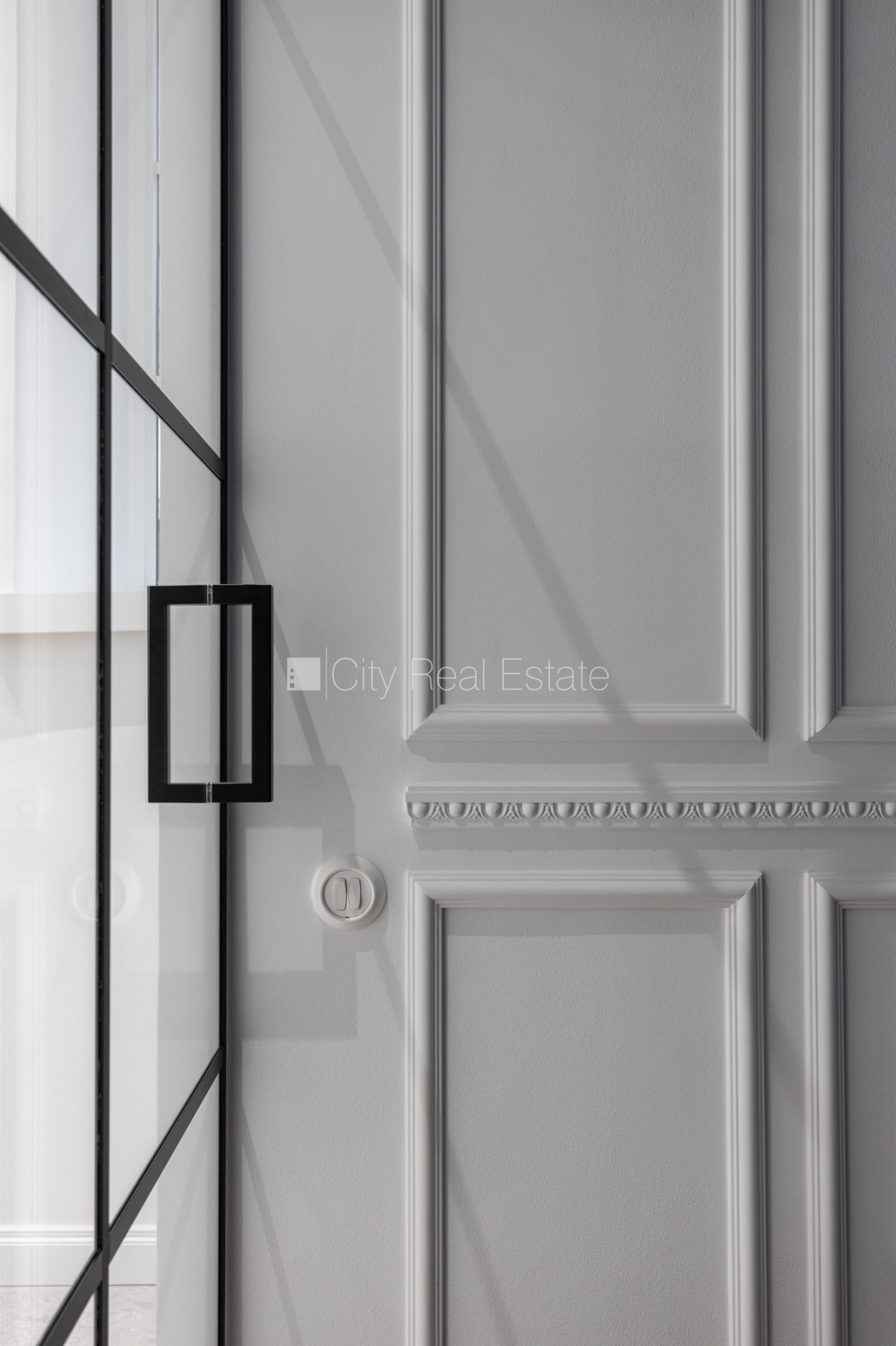 Sludinājumi. Pagalma ēka, slēgts pagalms, garāža vienai automašīnai, ieeja no ielas, teritorijas stāvlaukums Cena: 218000 EUR Foto #8