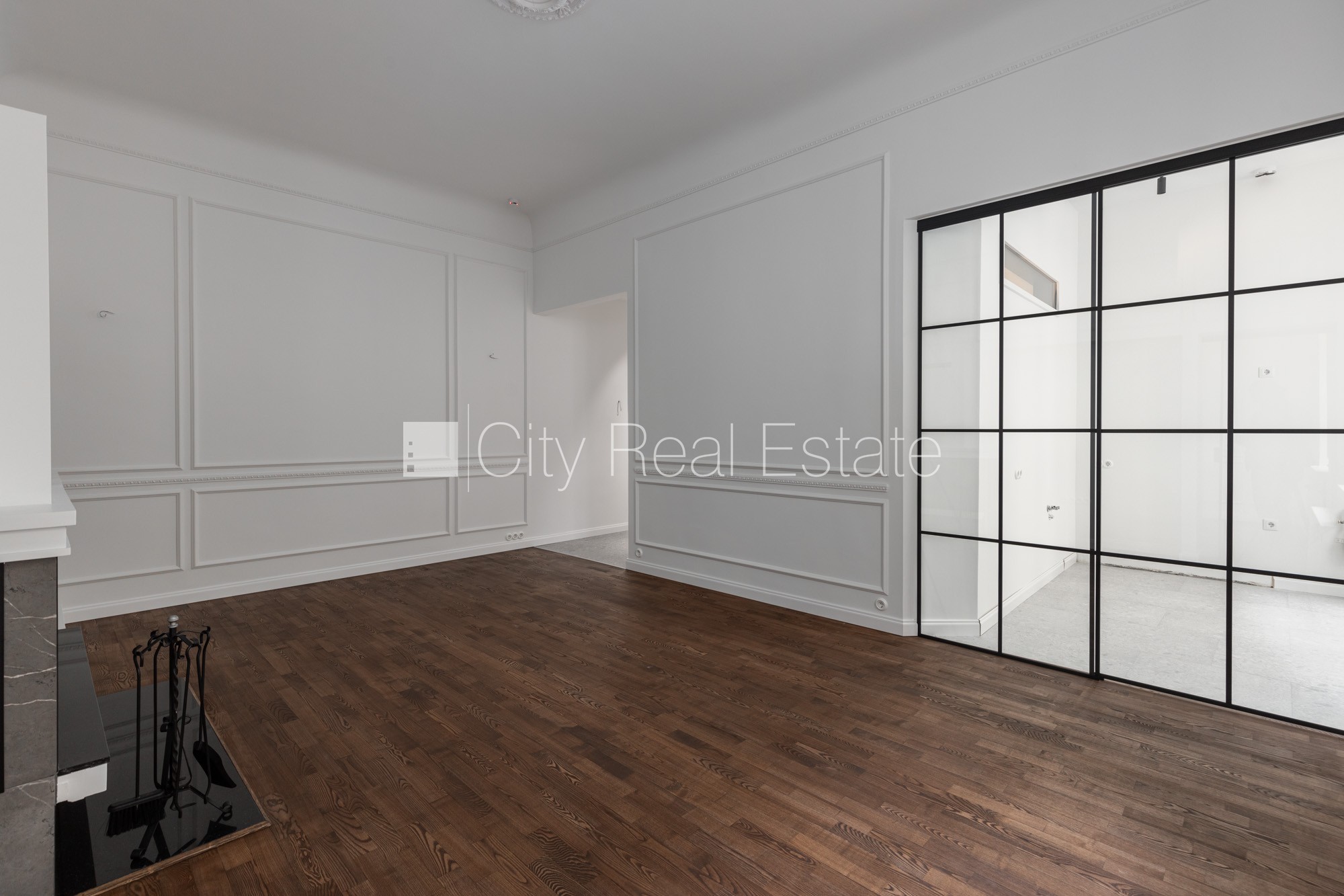 Sludinājumi. Pagalma ēka, slēgts pagalms, garāža vienai automašīnai, ieeja no ielas, teritorijas stāvlaukums Cena: 218000 EUR Foto #3