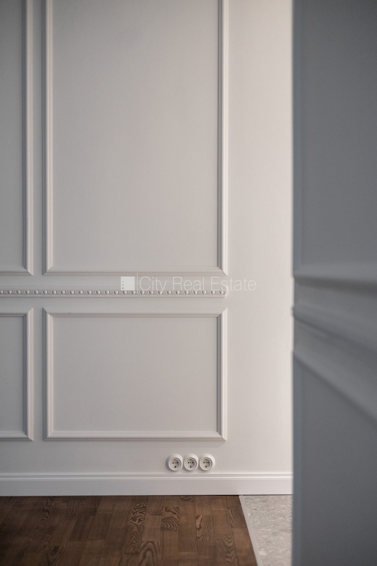 Sludinājumi. Pagalma ēka, slēgts pagalms, garāža vienai automašīnai, ieeja no ielas, teritorijas stāvlaukums Cena: 218000 EUR Foto #24