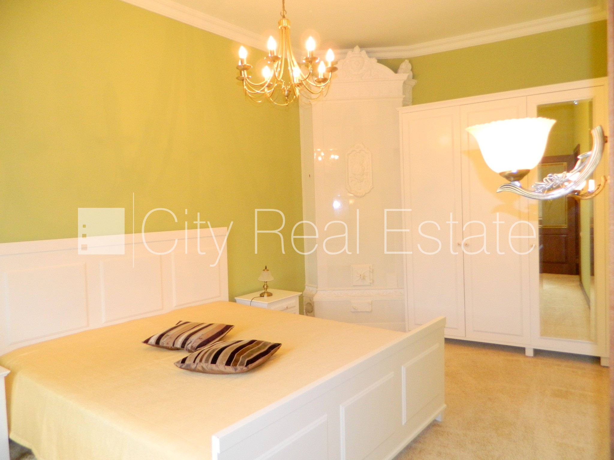 Объявление. Дом во дворе, вход со двора, окна выходят во двор, количество спален 2 шт., изолированные комнаты 2 Цена: 550 EUR/мес. Foto #5