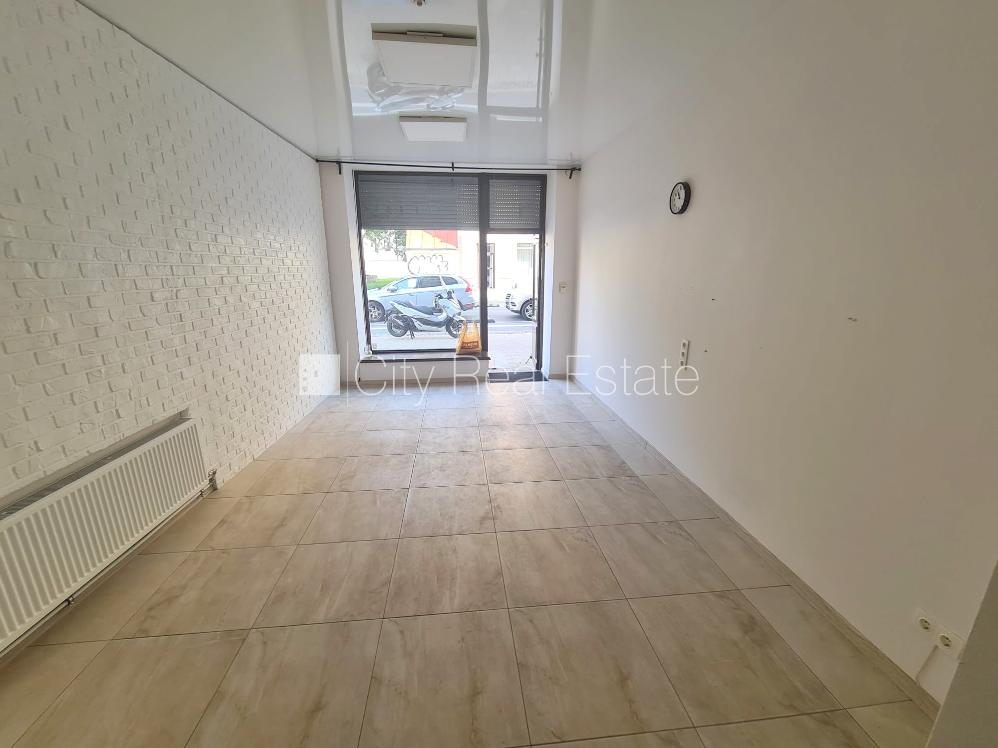 Sludinājumi. Zeme īpašumā, fasādes māja, renovēta māja, ieeja no ielas, logi vērsti uz ielas pusi, divstāvīgs, Cena: 69000 EUR Foto #5