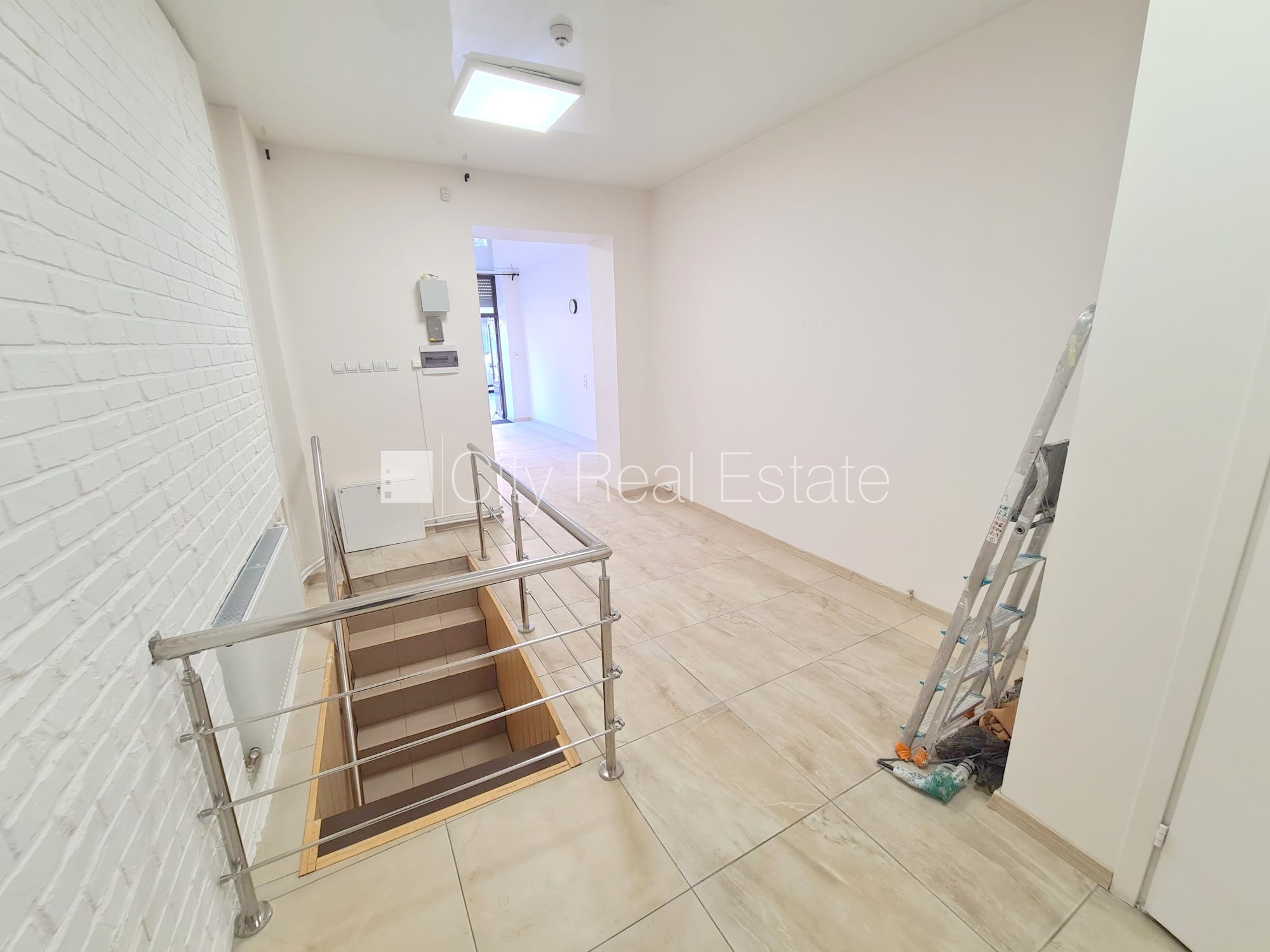 Sludinājumi. Zeme īpašumā, fasādes māja, renovēta māja, ieeja no ielas, logi vērsti uz ielas pusi, divstāvīgs, Cena: 69000 EUR Foto #13