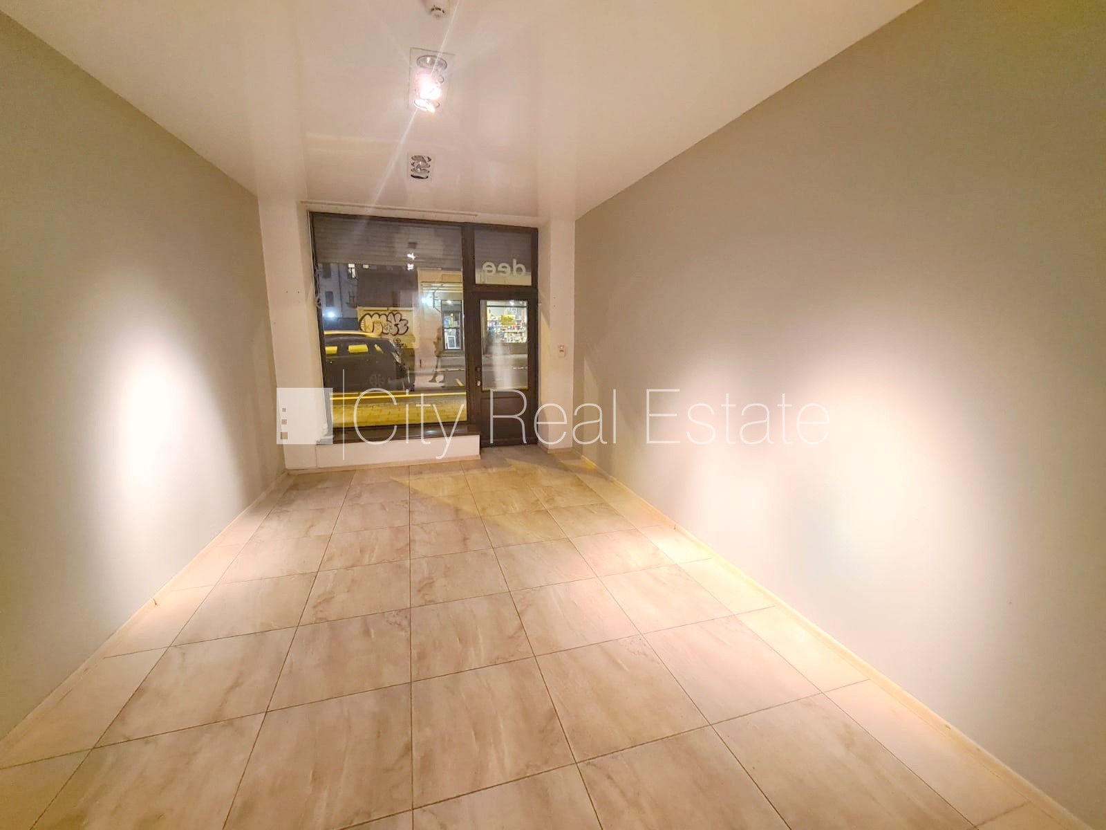 Sludinājumi. Zeme īpašumā, fasādes māja, renovēta māja, ieeja no ielas, logi vērsti uz ielas pusi, divstāvīgs, Cena: 69000 EUR Foto #9