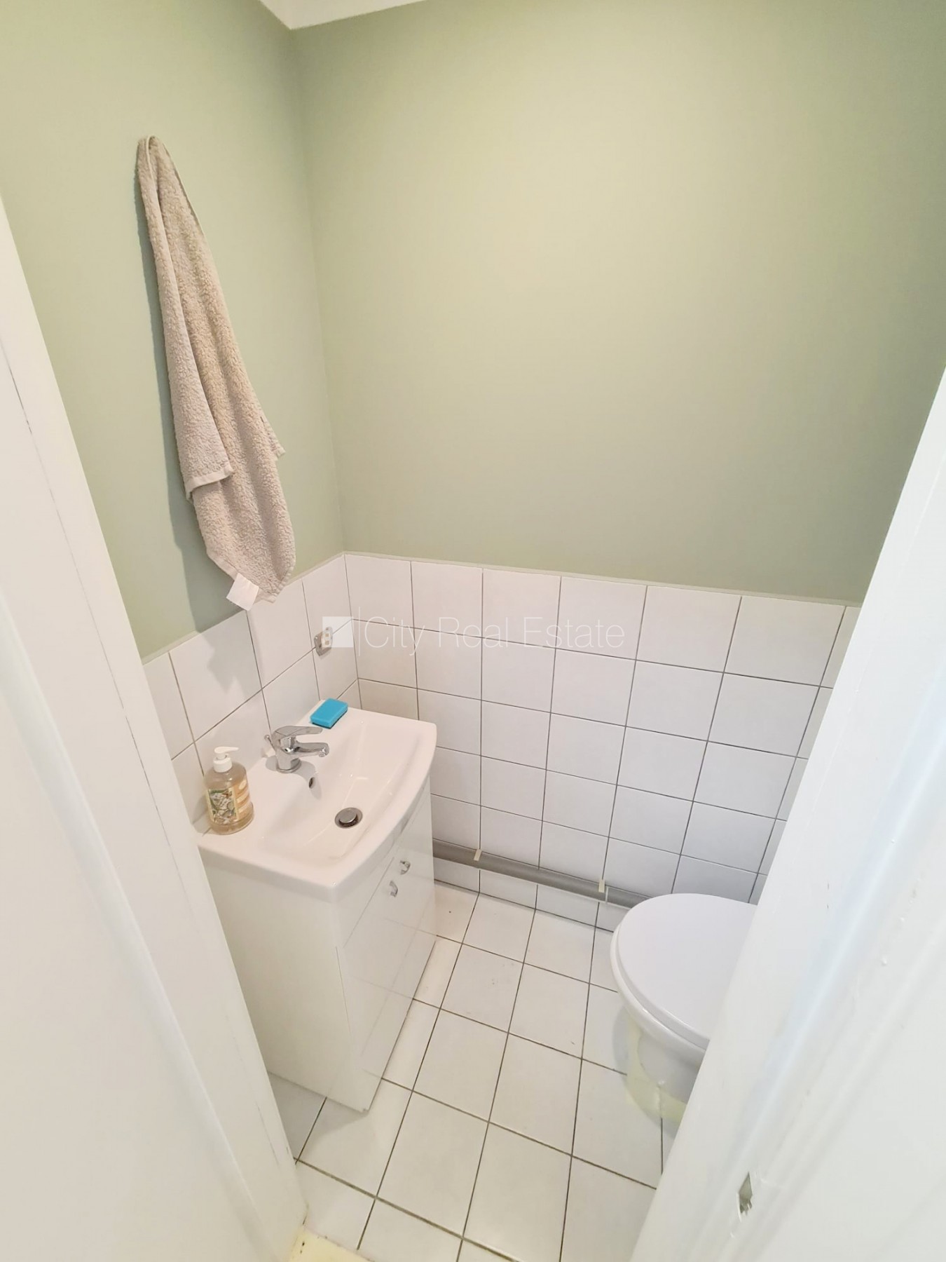 Sludinājumi. Zeme īpašumā, fasādes māja, renovēta māja, ieeja no ielas, logi vērsti uz ielas pusi, divstāvīgs, Cena: 69000 EUR Foto #17