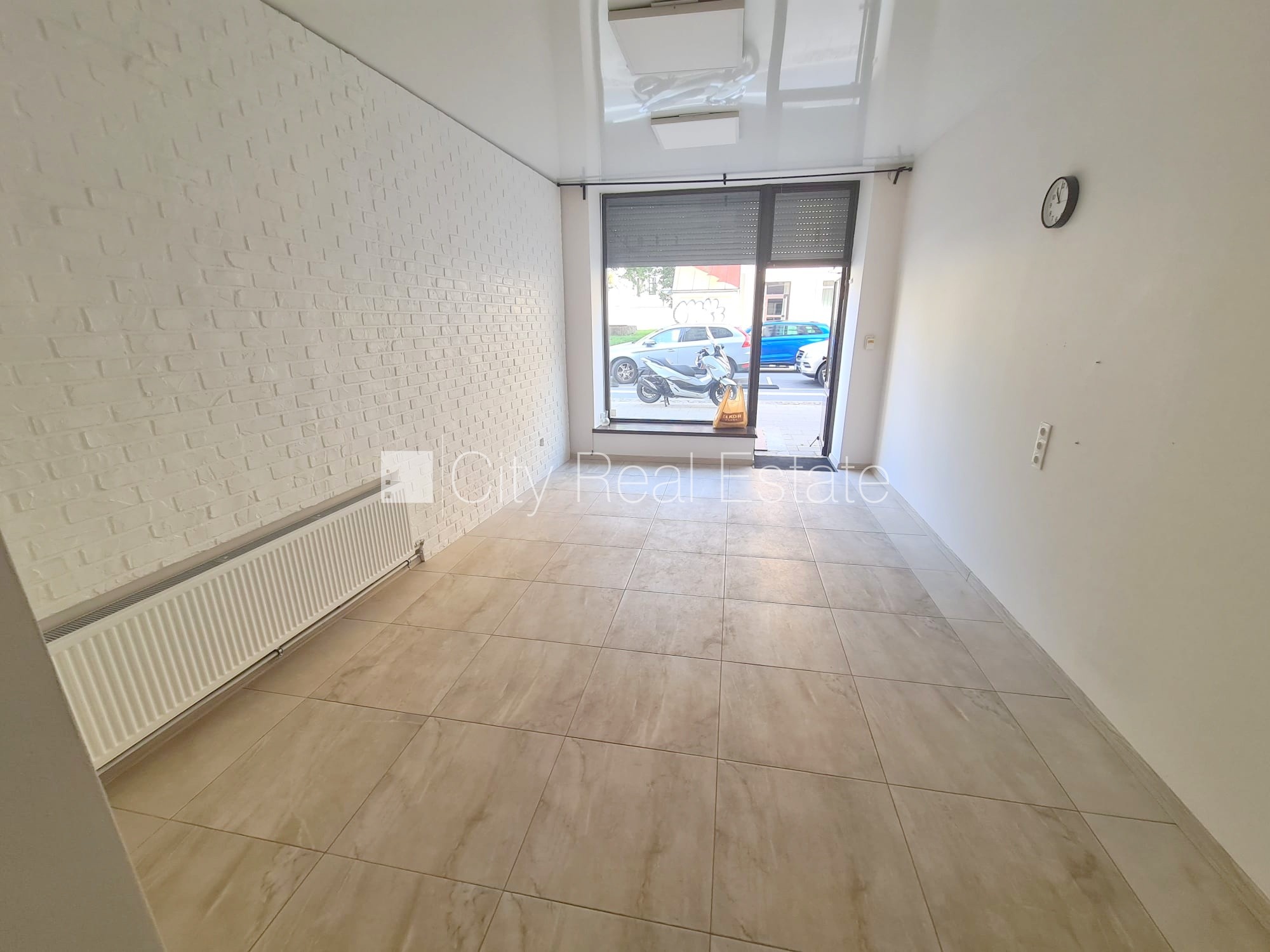 Sludinājumi. Zeme īpašumā, fasādes māja, renovēta māja, ieeja no ielas, logi vērsti uz ielas pusi, divstāvīgs, Cena: 69000 EUR Foto #4