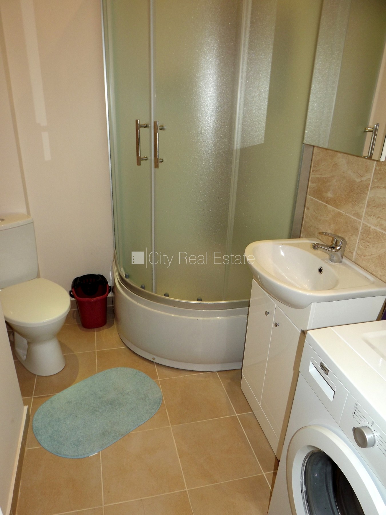 Sludinājumi. Pagalma māja, beletāža, kāpņu telpa pēc kosmētiskā remonta, studio tipa, virtuve apvienota ar Cena: 550 EUR/mēn Foto #6