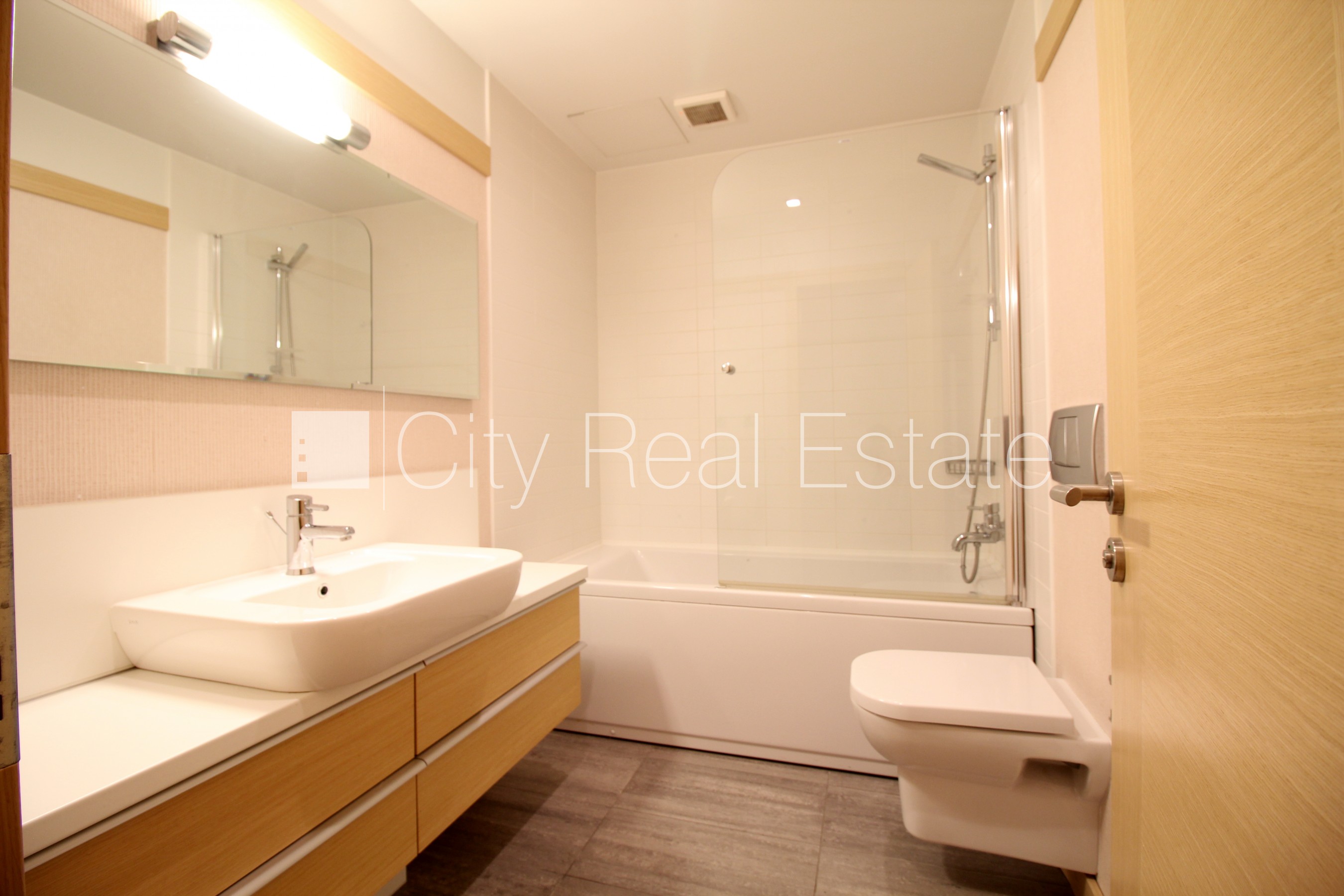 Sludinājumi. Projekts - Panorama Plaza, labiekārtota apzaļumota teritorija, pazemes autostāvvieta, iebraukšana Cena: 850 EUR/mēn Foto #8