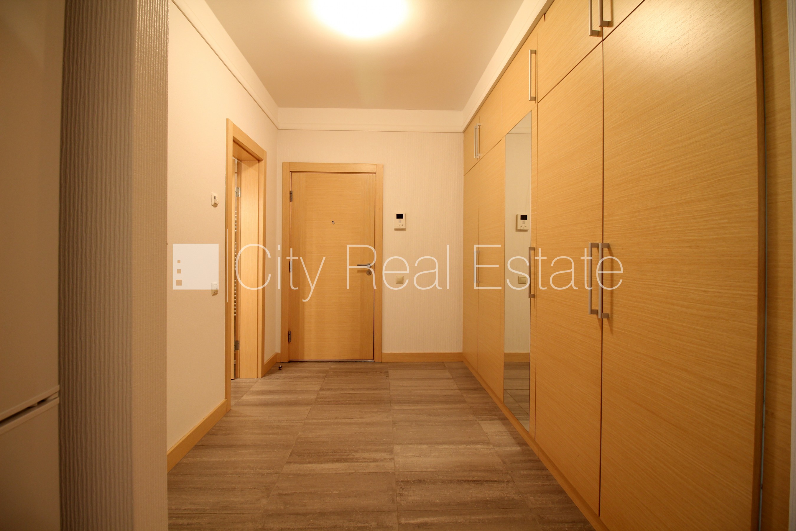 Sludinājumi. Projekts - Panorama Plaza, labiekārtota apzaļumota teritorija, pazemes autostāvvieta, iebraukšana Cena: 850 EUR/mēn Foto #9