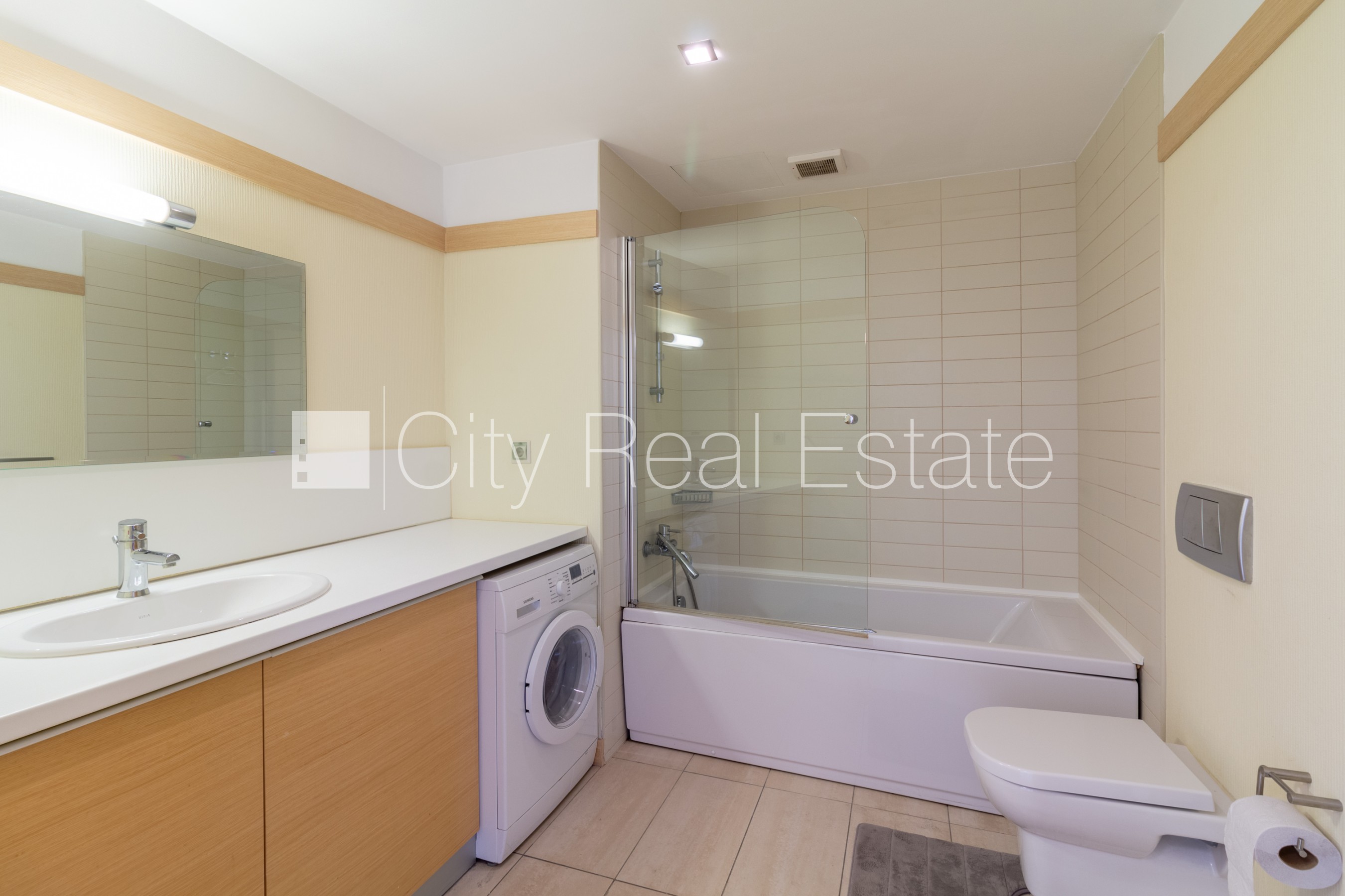 Sludinājumi. Projekts - Panorama Plaza, jaunceltne, maksas stāvvieta, pazemes autostāvvieta, pagalmā bērnu spēļu Cena: 650 EUR/mēn Foto #5