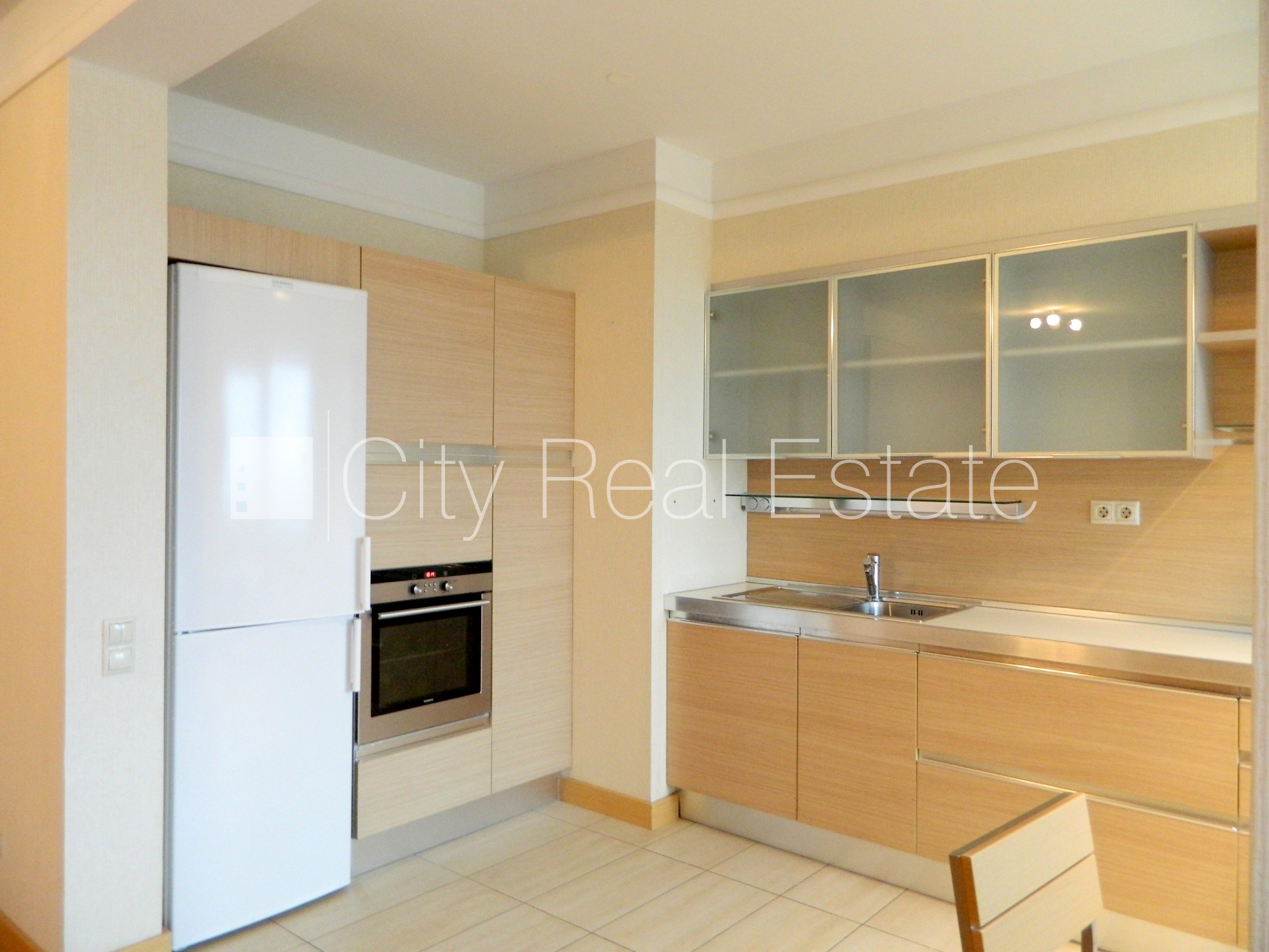 Sludinājumi. Projekts - Panorama Plaza, jaunceltne, pazemes autostāvvieta, ir lifts, studio tipa, virtuve Cena: 850 EUR/mēn Foto #2