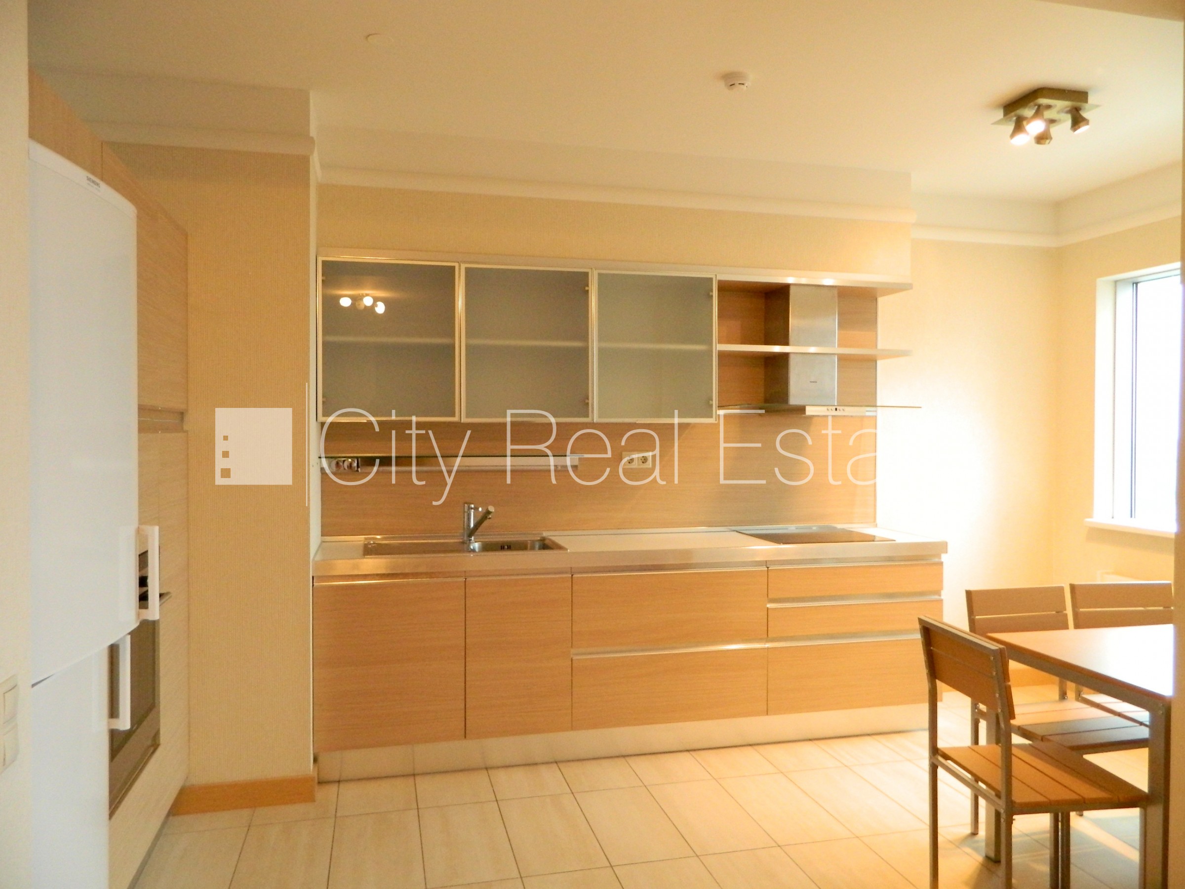 Sludinājumi. Projekts - Panorama Plaza, jaunceltne, pazemes autostāvvieta, ir lifts, studio tipa, virtuve Cena: 850 EUR/mēn Foto #3