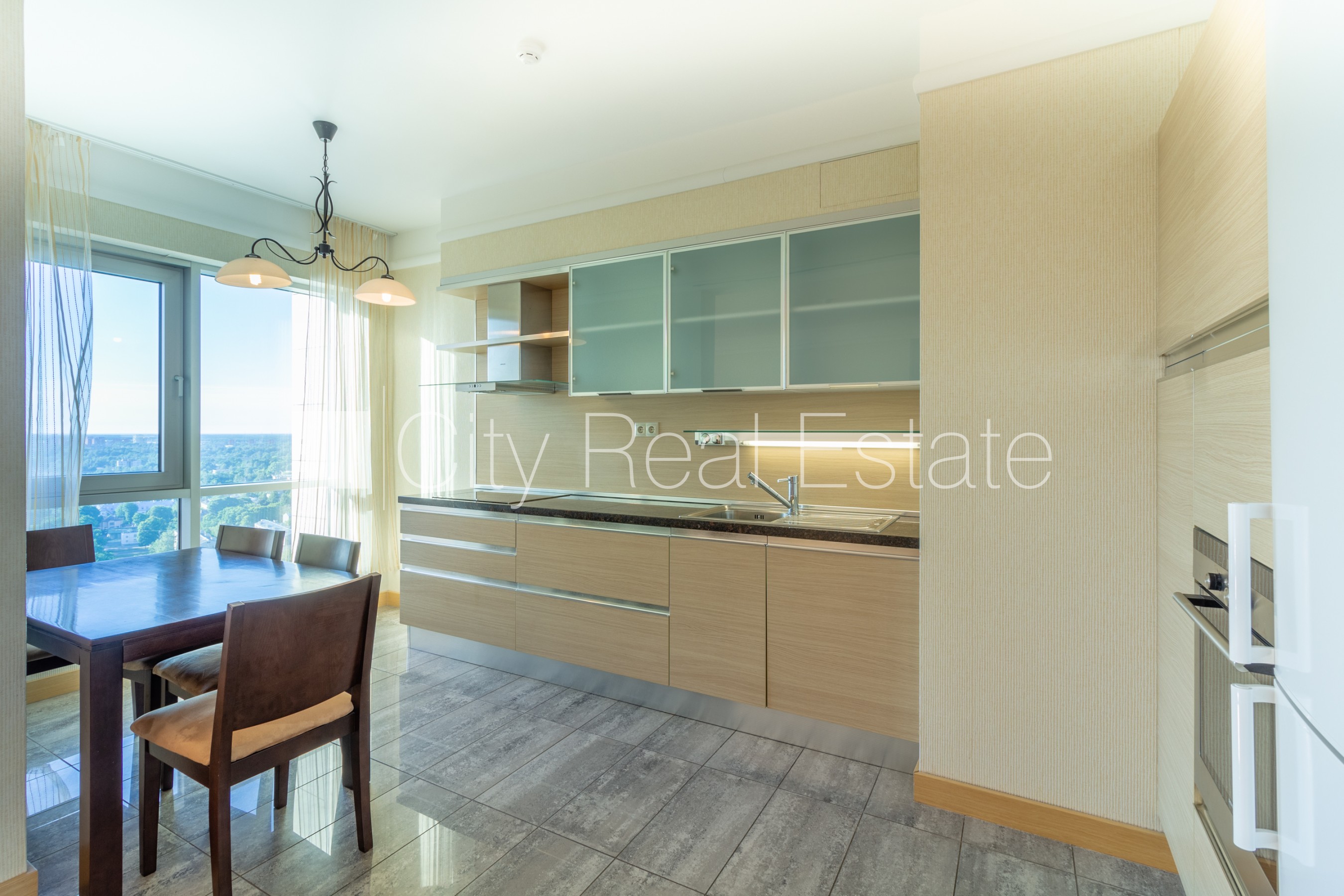 Sludinājumi. Projekts - Panorama Plaza, jaunceltne, labiekārtota apzaļumota teritorija, maksas stāvvieta, Cena: 950 EUR/mēn Foto #3