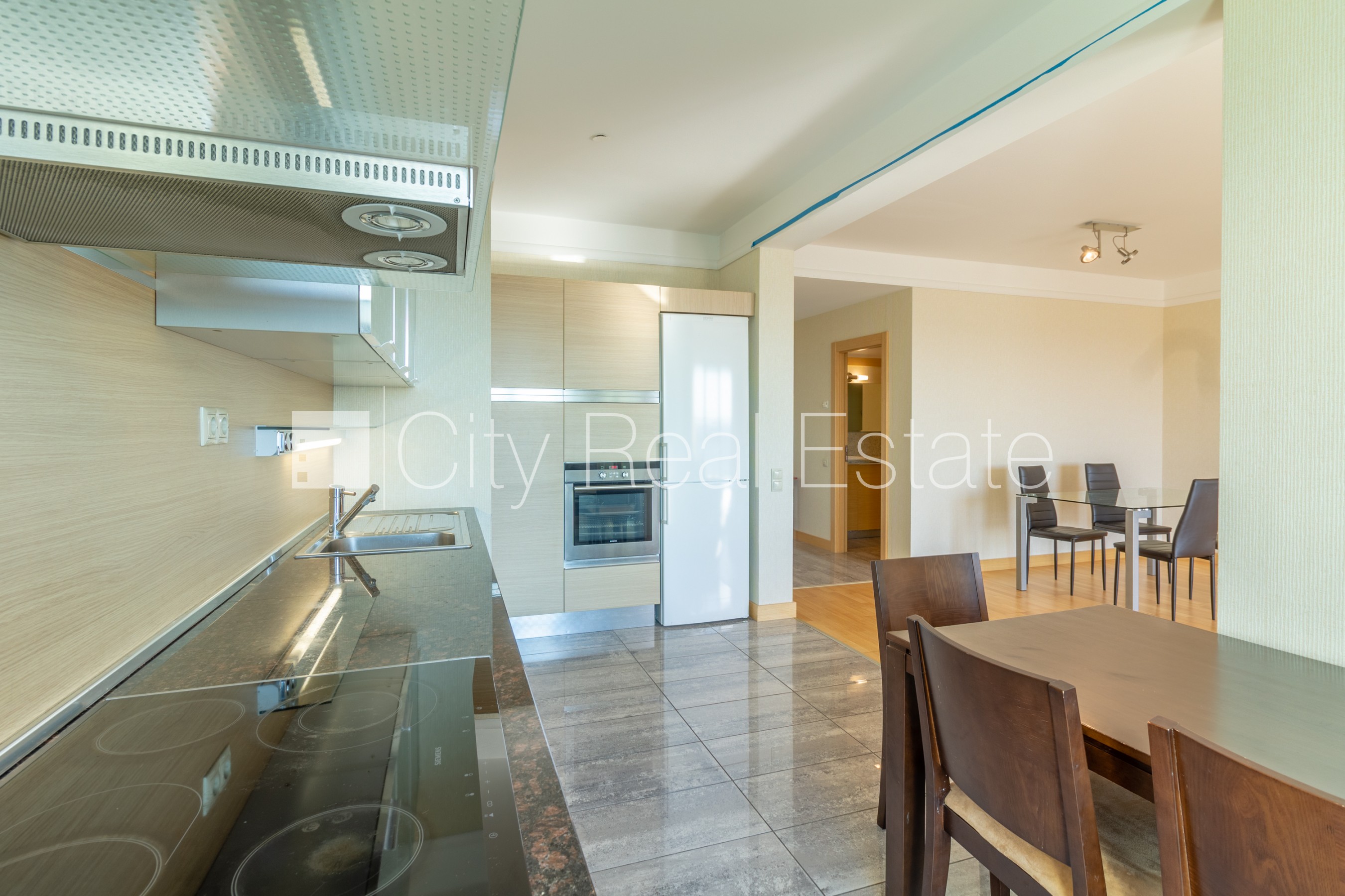 Sludinājumi. Projekts - Panorama Plaza, jaunceltne, labiekārtota apzaļumota teritorija, maksas stāvvieta, Cena: 950 EUR/mēn Foto #4