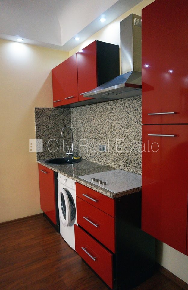 Sludinājumi. Projekts - Aleksandra Čaka 33, pagalma māja, renovēta māja, zaļā teritorija, slēgts pagalms, vieta Cena: 480 EUR/mēn Foto #2