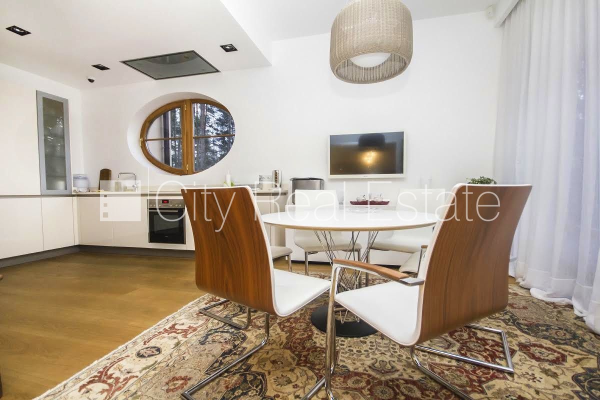 Sludinājumi. Privātmāja, labiekārtots apzaļumots pagalms, slēgts pagalms, balkons, terase, sauna, guļamistabu Cena: 1.35e+06 EUR Foto #4