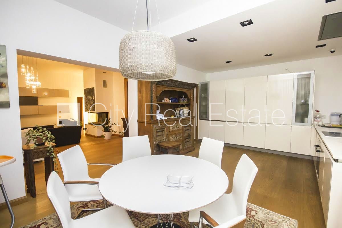 Sludinājumi. Privātmāja, labiekārtots apzaļumots pagalms, slēgts pagalms, balkons, terase, sauna, guļamistabu Cena: 1.35e+06 EUR Foto #3