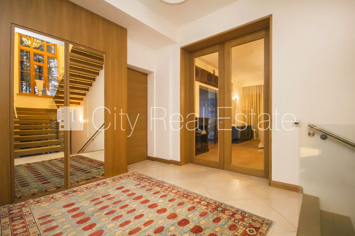 Sludinājumi. Privātmāja, labiekārtots apzaļumots pagalms, slēgts pagalms, balkons, terase, sauna, guļamistabu Cena: 1.35e+06 EUR Foto #14