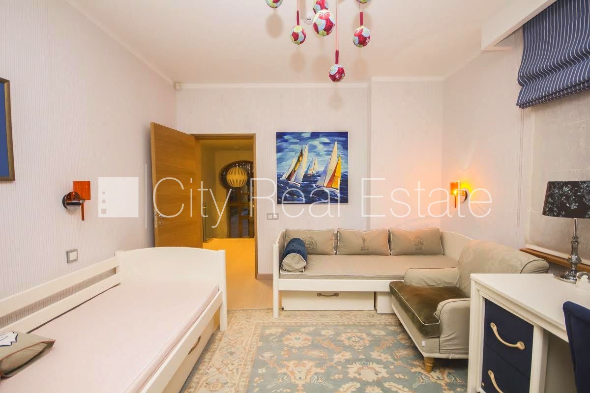 Sludinājumi. Privātmāja, labiekārtots apzaļumots pagalms, slēgts pagalms, balkons, terase, sauna, guļamistabu Cena: 1.35e+06 EUR Foto #8