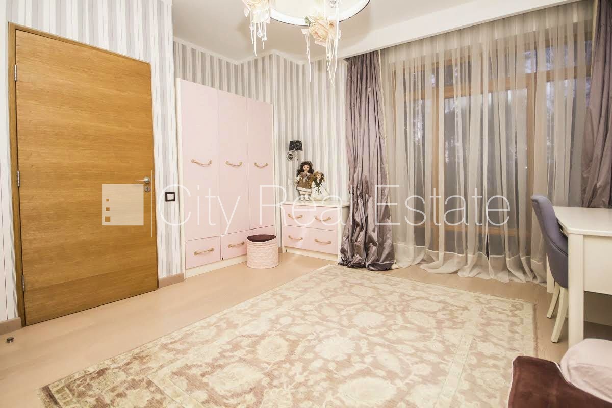 Sludinājumi. Privātmāja, labiekārtots apzaļumots pagalms, slēgts pagalms, balkons, terase, sauna, guļamistabu Cena: 1.35e+06 EUR Foto #10