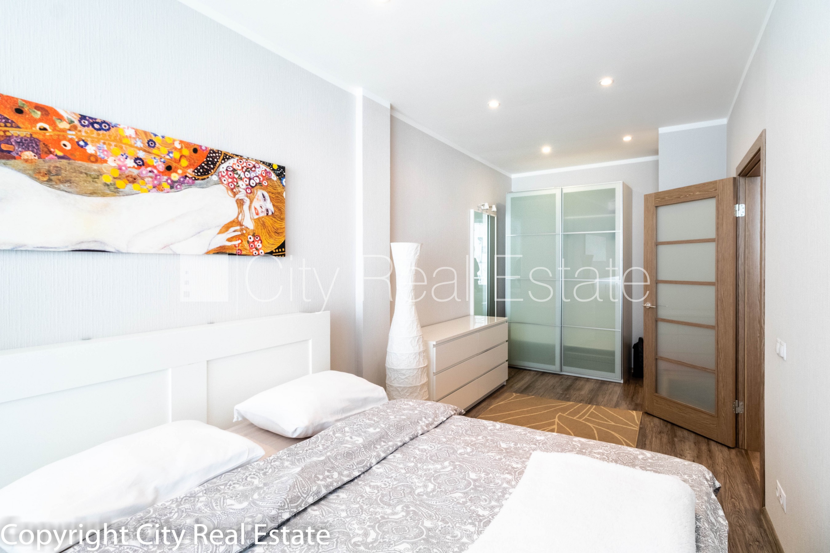 Sludinājumi. Pagalma māja, renovēta māja, labiekārtots apzaļumots pagalms, slēgts pagalms, kāpņu telpa pēc Cena: 550 EUR/mēn Foto #9