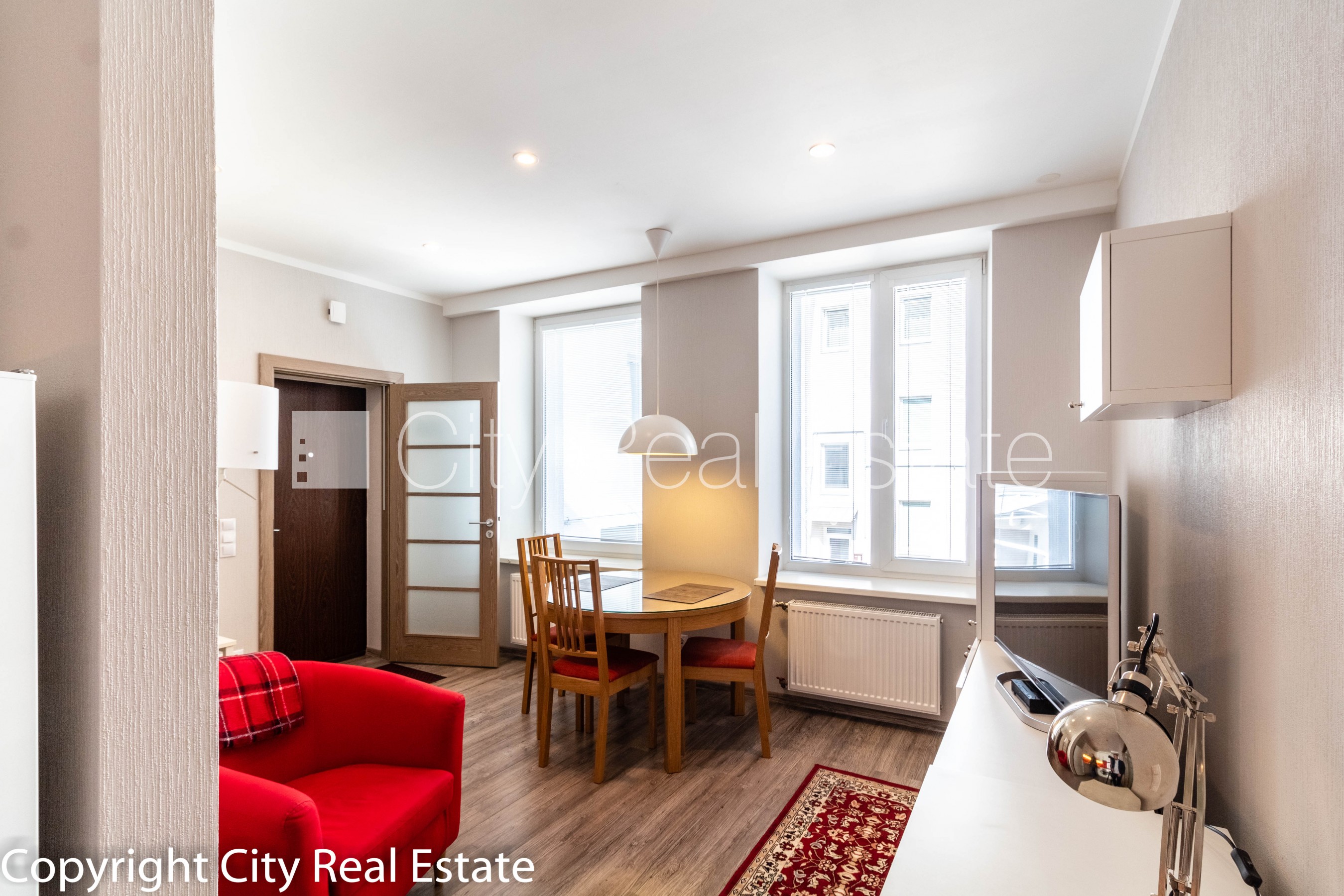 Sludinājumi. Pagalma māja, renovēta māja, labiekārtots apzaļumots pagalms, slēgts pagalms, kāpņu telpa pēc Cena: 550 EUR/mēn Foto #3