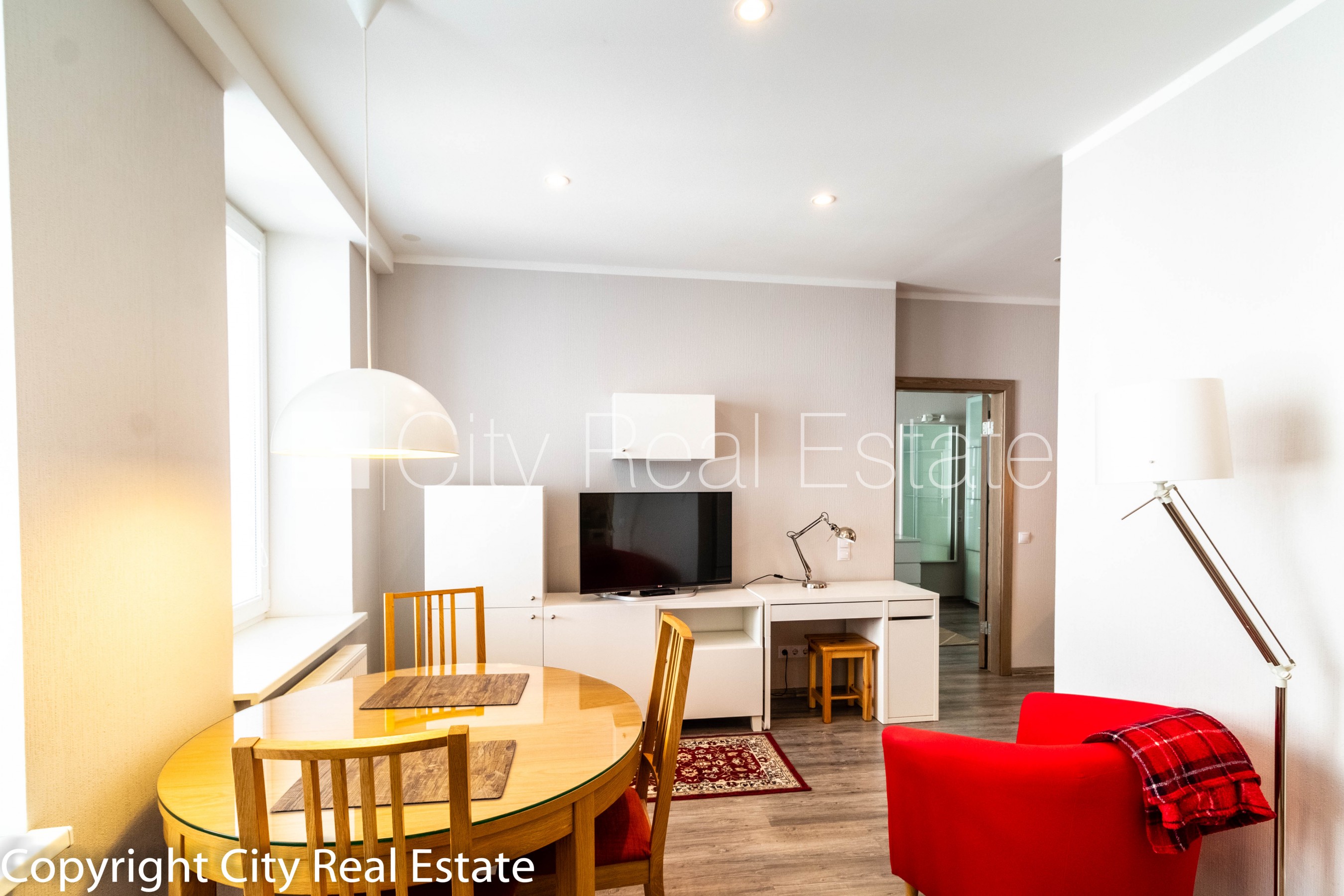 Sludinājumi. Pagalma māja, renovēta māja, labiekārtots apzaļumots pagalms, slēgts pagalms, kāpņu telpa pēc Cena: 550 EUR/mēn Foto #4