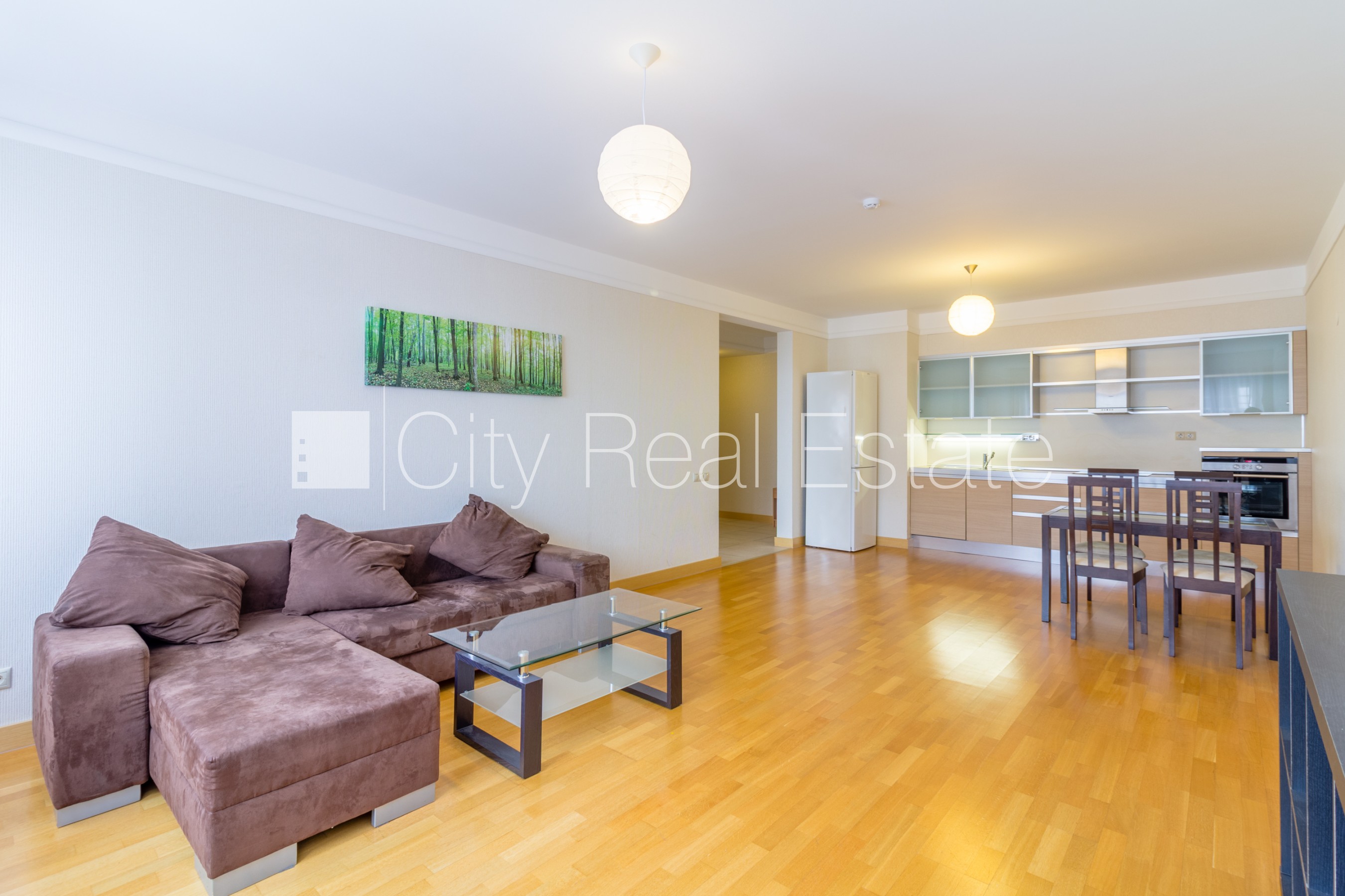 Sludinājumi. Projekts - Panorama Plaza, jaunceltne, labiekārtota apzaļumota teritorija, iespēja nomāt pazemes Cena: 650 EUR/mēn Foto #1