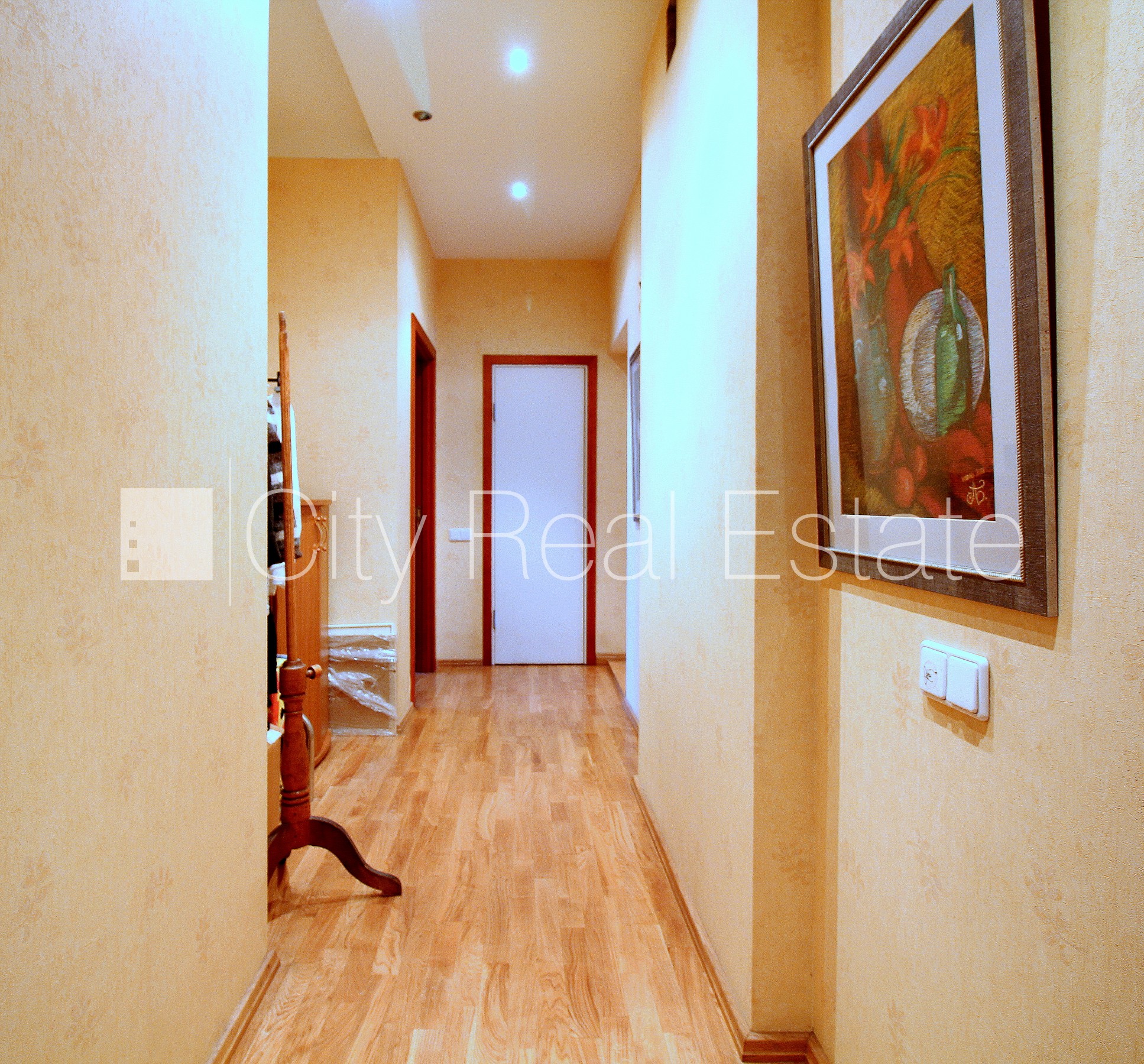 Sludinājumi. Zeme īpašumā, fasādes māja, ķieģeļu mūra sienas, slēgts pagalms, teritorijas iebrauktuves vārti Cena: 299950 EUR Foto #9