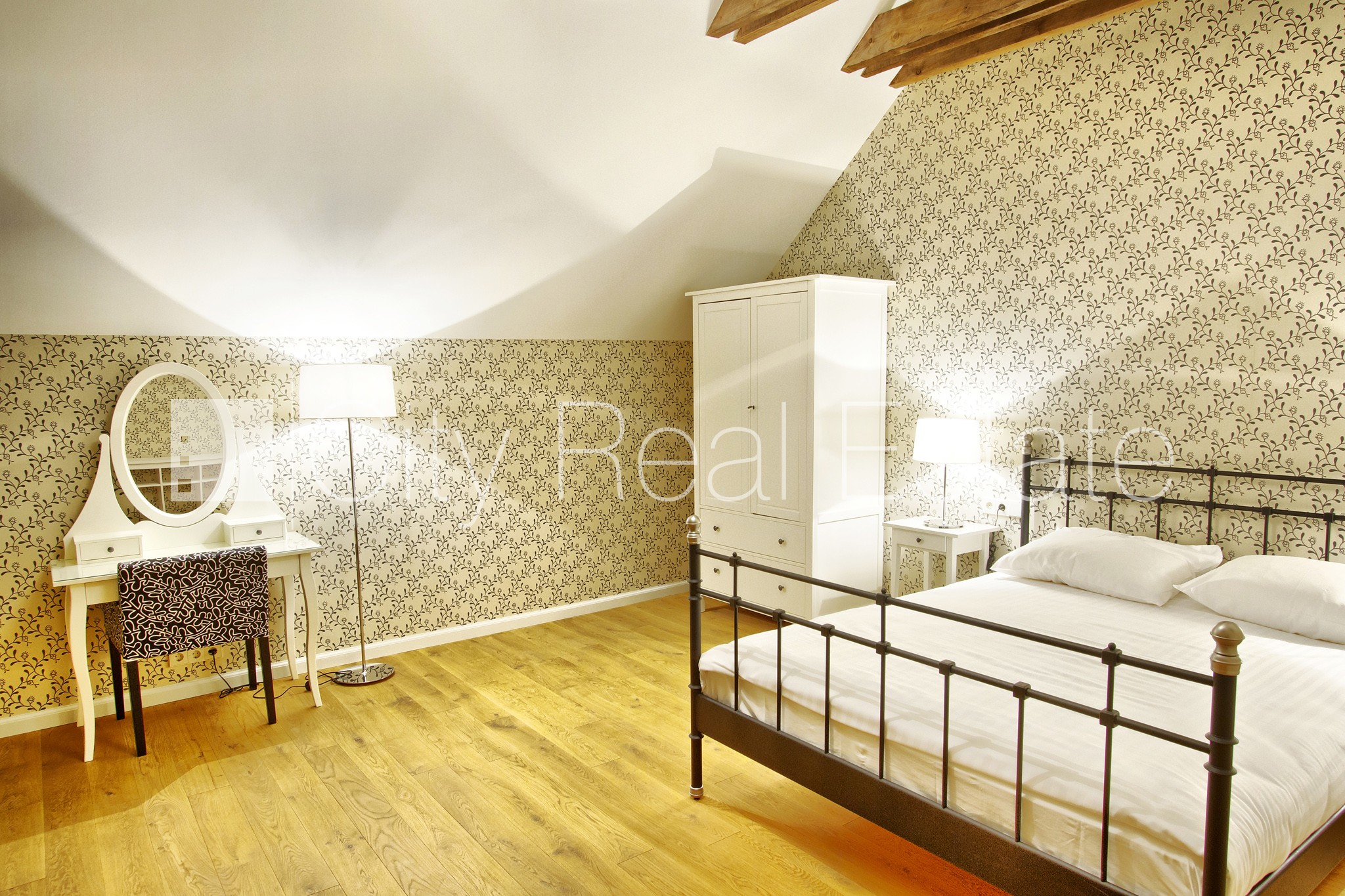 Sludinājumi. Projekts - Semarah Apartamenti, renovēta māja, labiekārtots apzaļumots pagalms, istabas izolētas, Cena: 900 EUR/mēn Foto #1