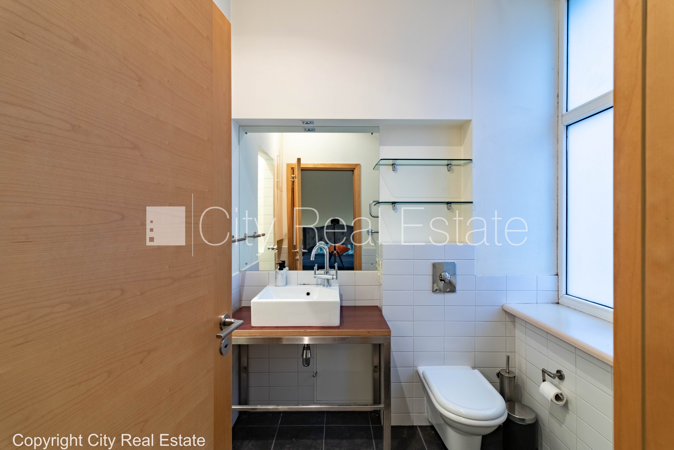 Объявление. Проект - Ausekļa 5 (Аусекля 5), фасадный дом, реновированный дом, бесплатная стоянка во дворе, вход Цена: 1800 EUR/мес. Foto #15