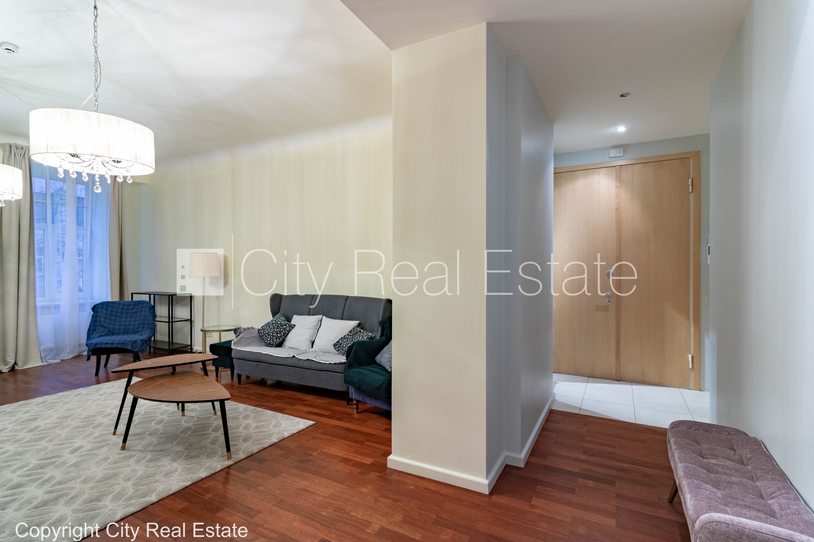 Объявление. Проект - Ausekļa 5 (Аусекля 5), фасадный дом, реновированный дом, бесплатная стоянка во дворе, вход Цена: 1800 EUR/мес. Foto #4