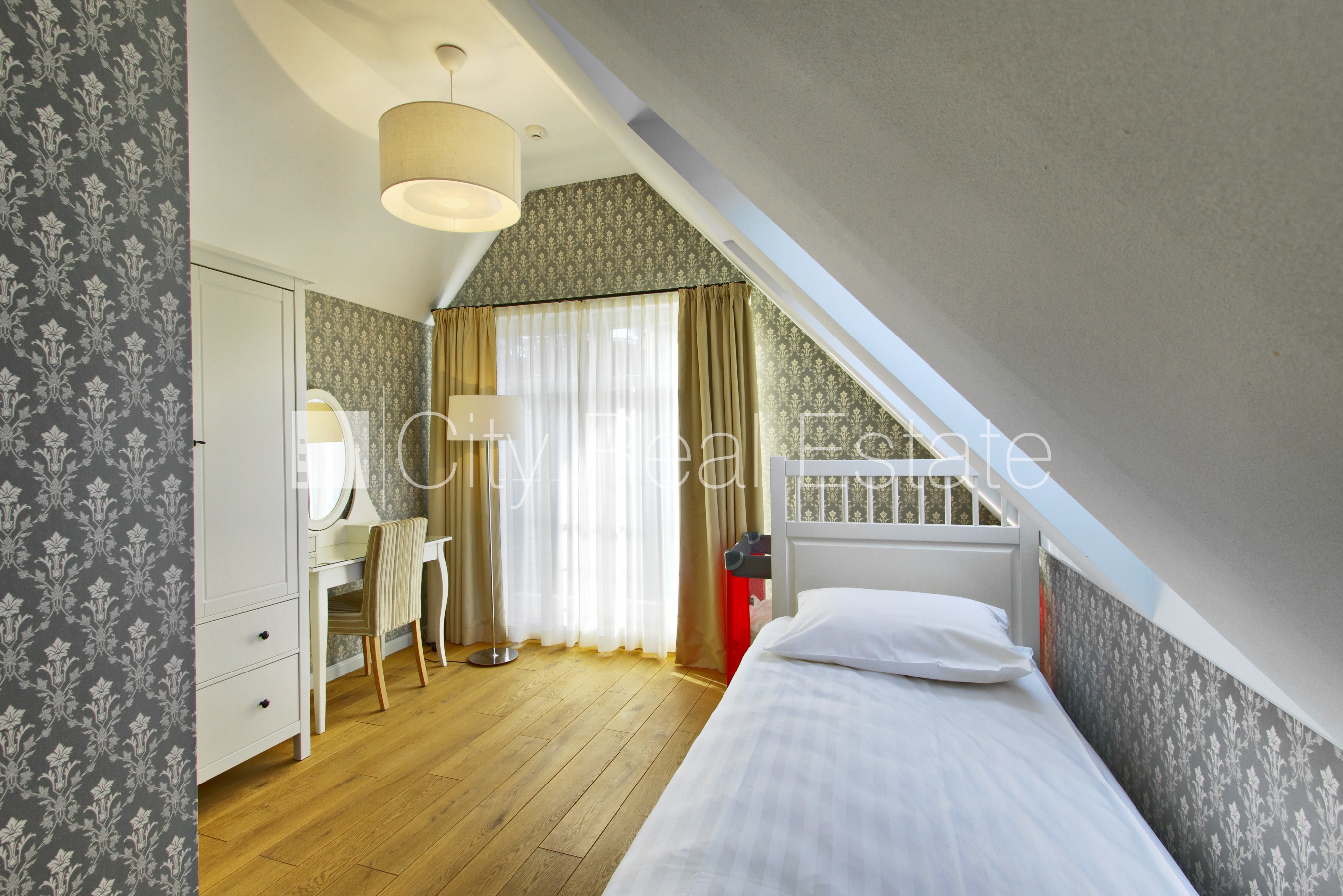 Sludinājumi. Jaunceltne, labiekārtota apzaļumota teritorija, guļamistabu skaits 2 gab., studio tipa, virtuve Cena: 1100 EUR/mēn Foto #5