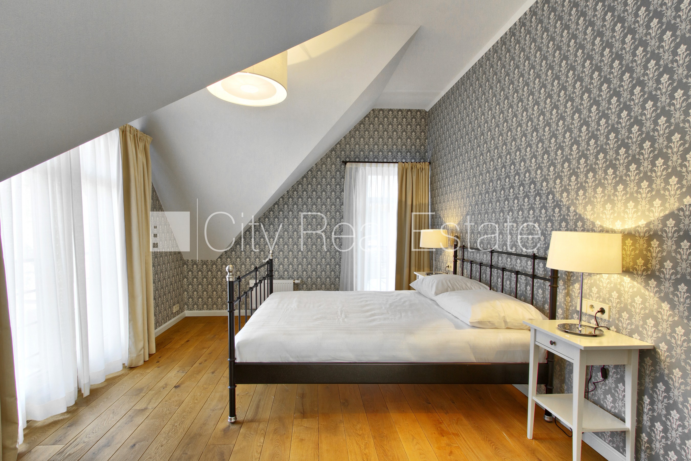 Sludinājumi. Jaunceltne, labiekārtota apzaļumota teritorija, guļamistabu skaits 2 gab., studio tipa, virtuve Cena: 1100 EUR/mēn Foto #1