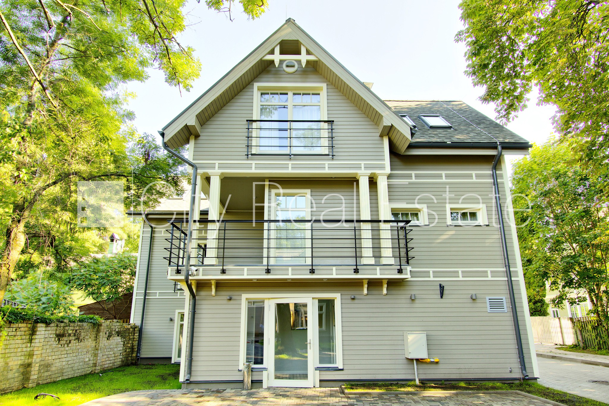 Sludinājumi. Jaunceltne, labiekārtota apzaļumota teritorija, guļamistabu skaits 2 gab., studio tipa, virtuve Cena: 1100 EUR/mēn Foto #8